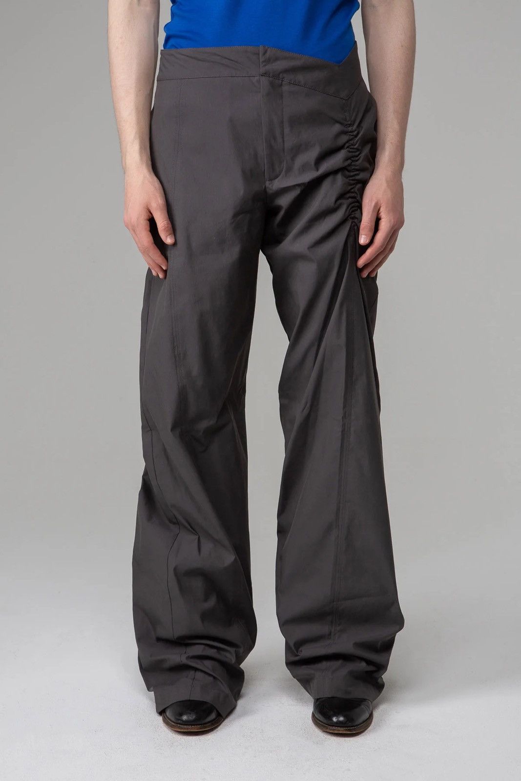Mainline:RUS/Fr.CA/DE Ilya Scrunch Asymmetric Trouser Size US 32 / EU 48 - 1 Thumbnail
