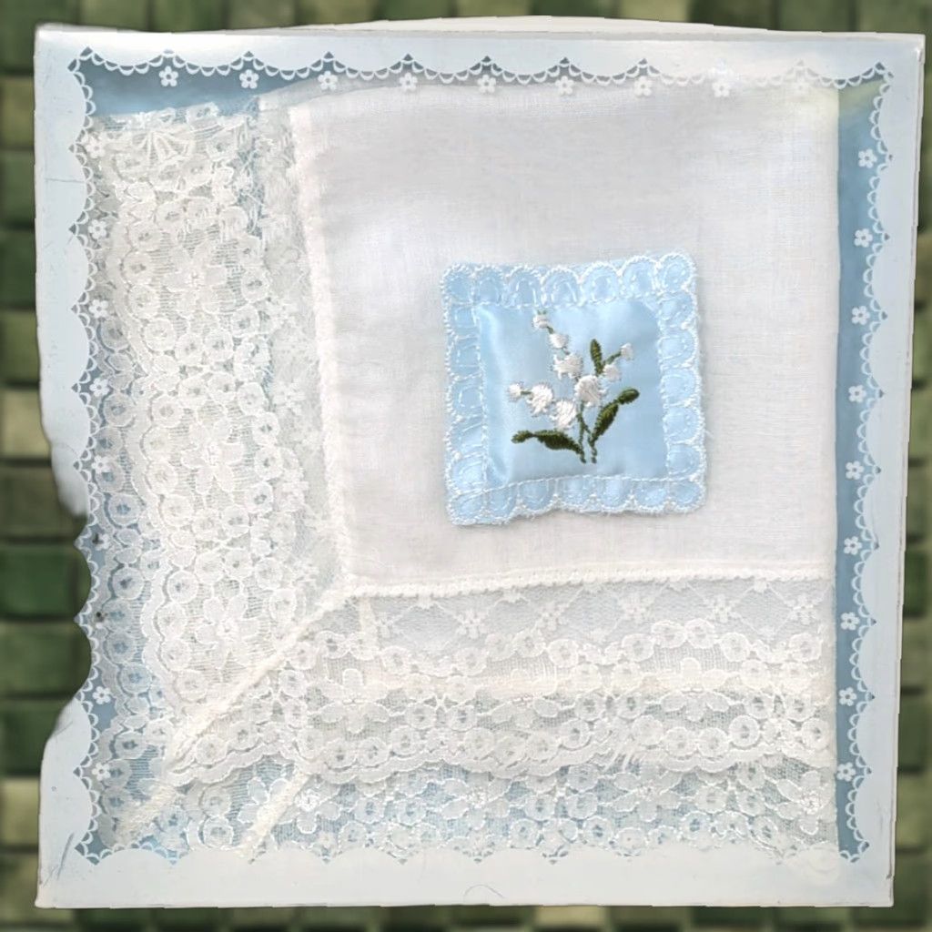 Vintage VINTAGE Treasure Masters Wedding Lily of the Valley Pin Cushion Handkerchief Set Shirt? Size ONE SIZE - 1 Thumbnail