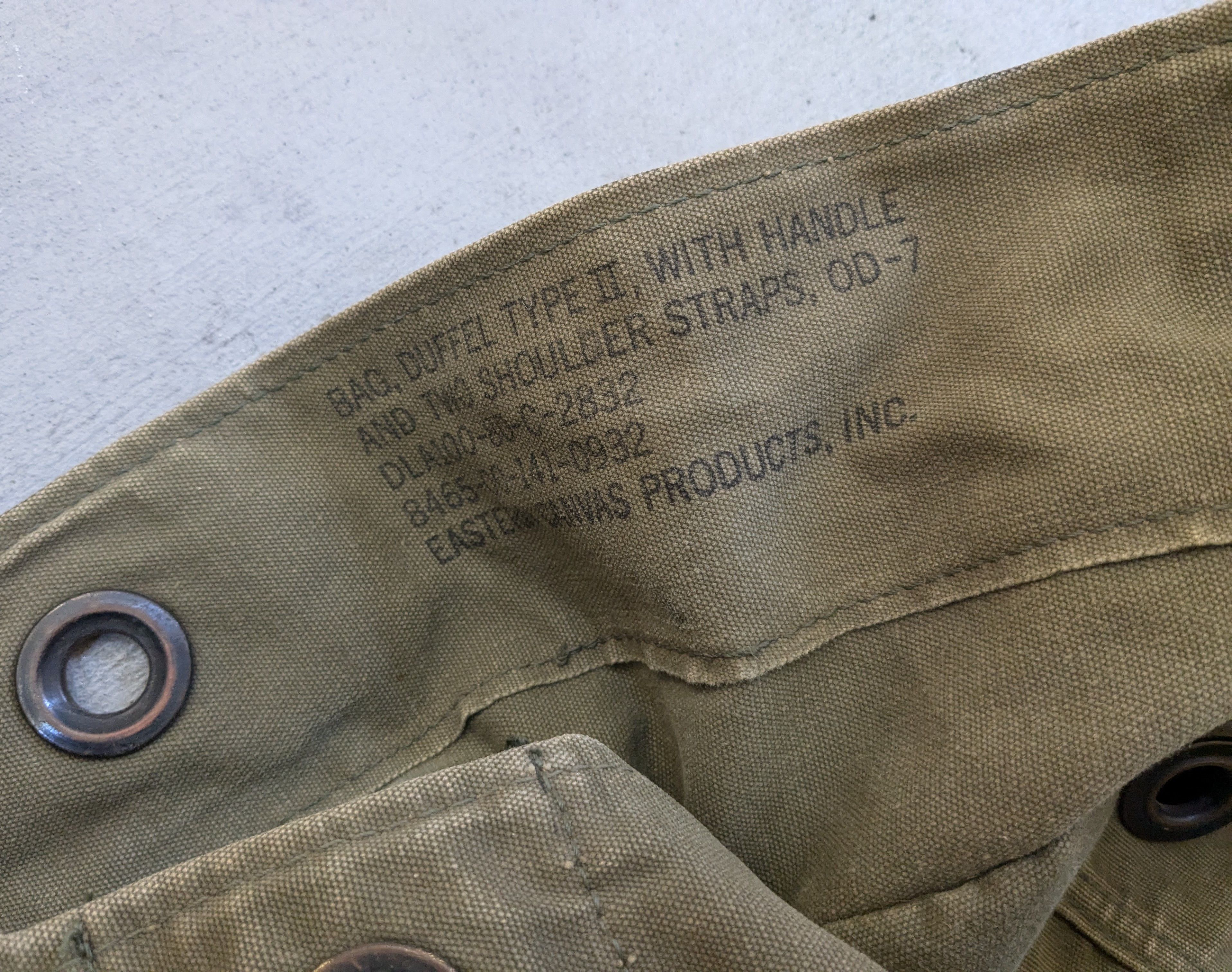 Vintage Vintage Military Duffle Bag Backpack Olive Green Canvas Size ONE SIZE - 15 Thumbnail