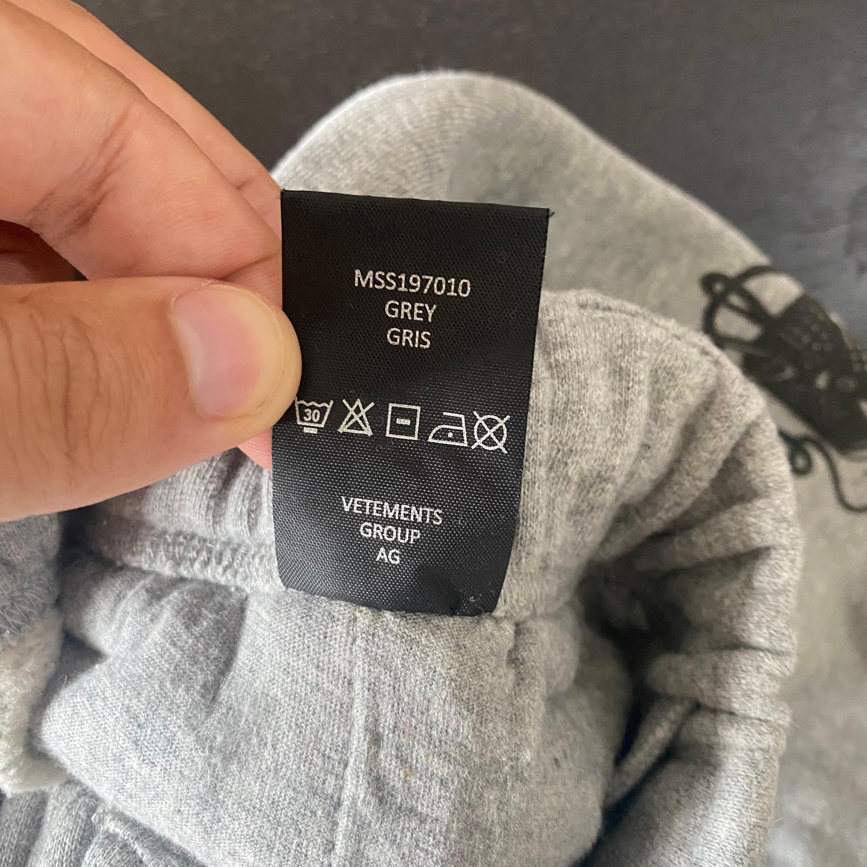 Vetements Runway Grey Simple Logo Sweatpants Size US 30 / EU 46 - 7 Thumbnail