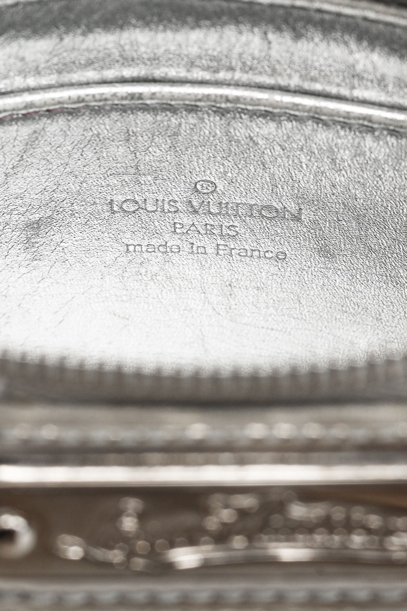 Louis Vuitton Louis Vuitton Monogram Miroir Cosmetic Pouch MM Size ONE SIZE - 10 Thumbnail