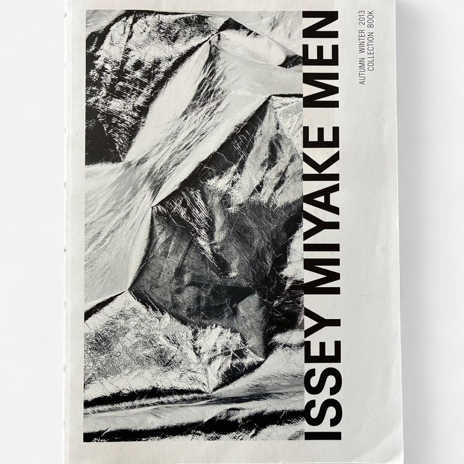 Homme Plisse Issey Miyake × Issey Miyake Issey Miyake Men autumn /winter 2013 catalog lookbook Size ONE SIZE - 1 Thumbnail