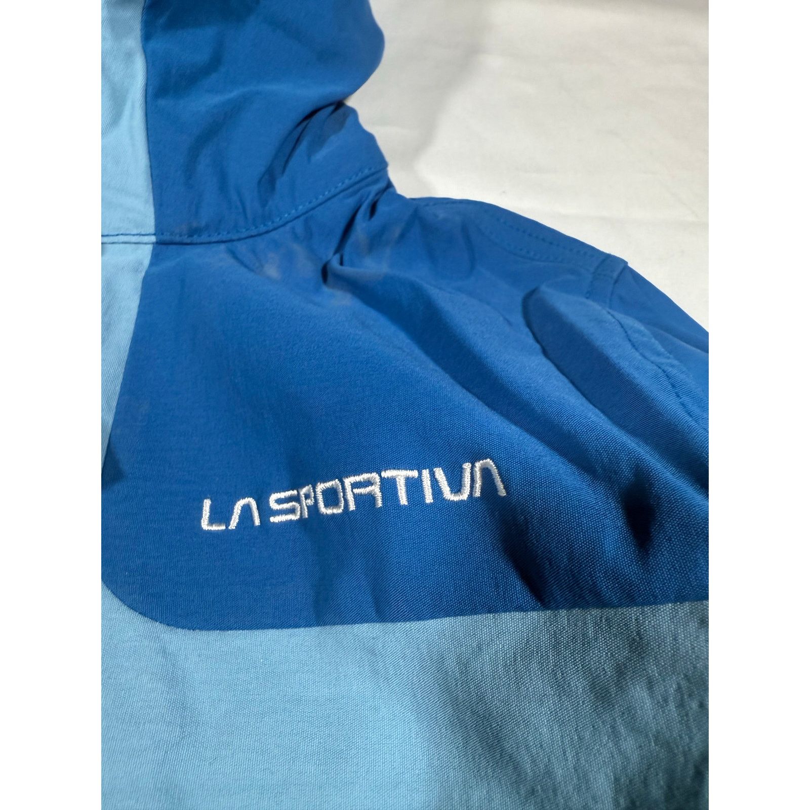 La Sportiva La Sportiva Jacket Women’s Small Blue Windproof Lightweight Size S / US 4 / IT 40 - 2 Thumbnail