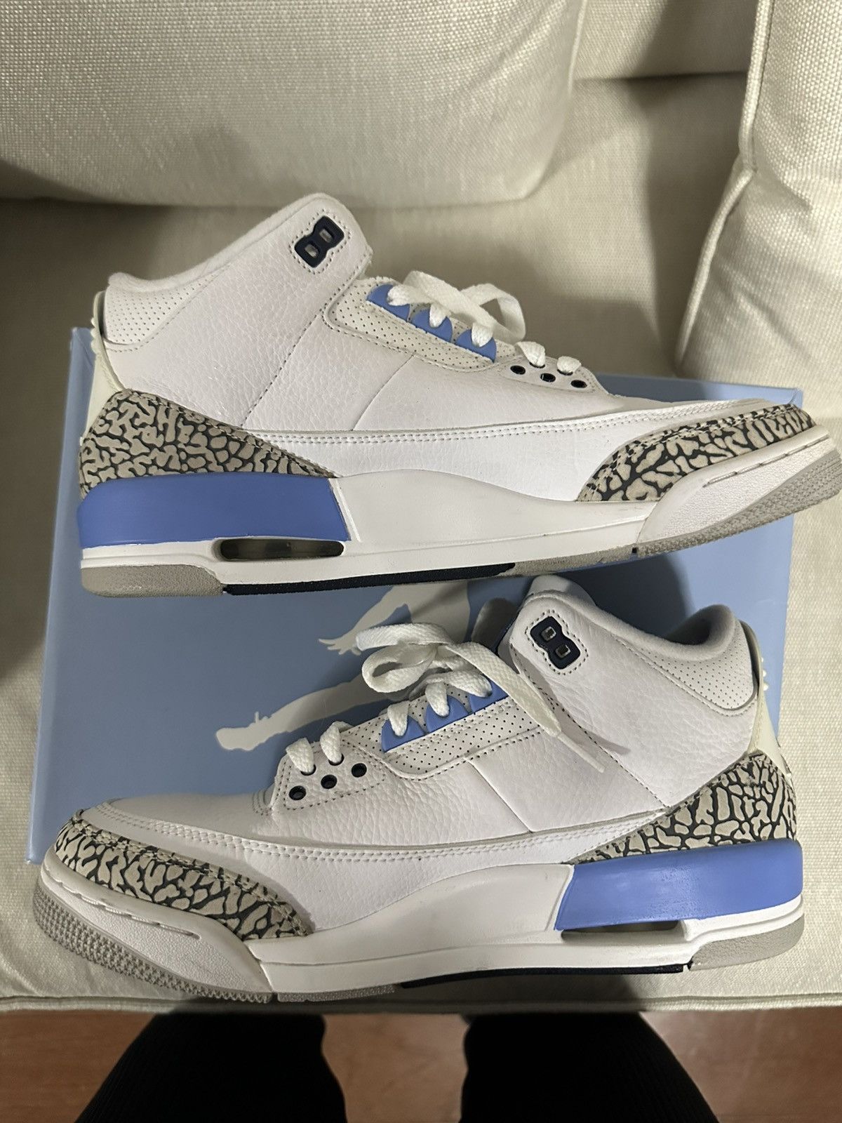 Nike Jordan 3 retro unc (2020) Size US 10 / EU 43 - 2 Thumbnail