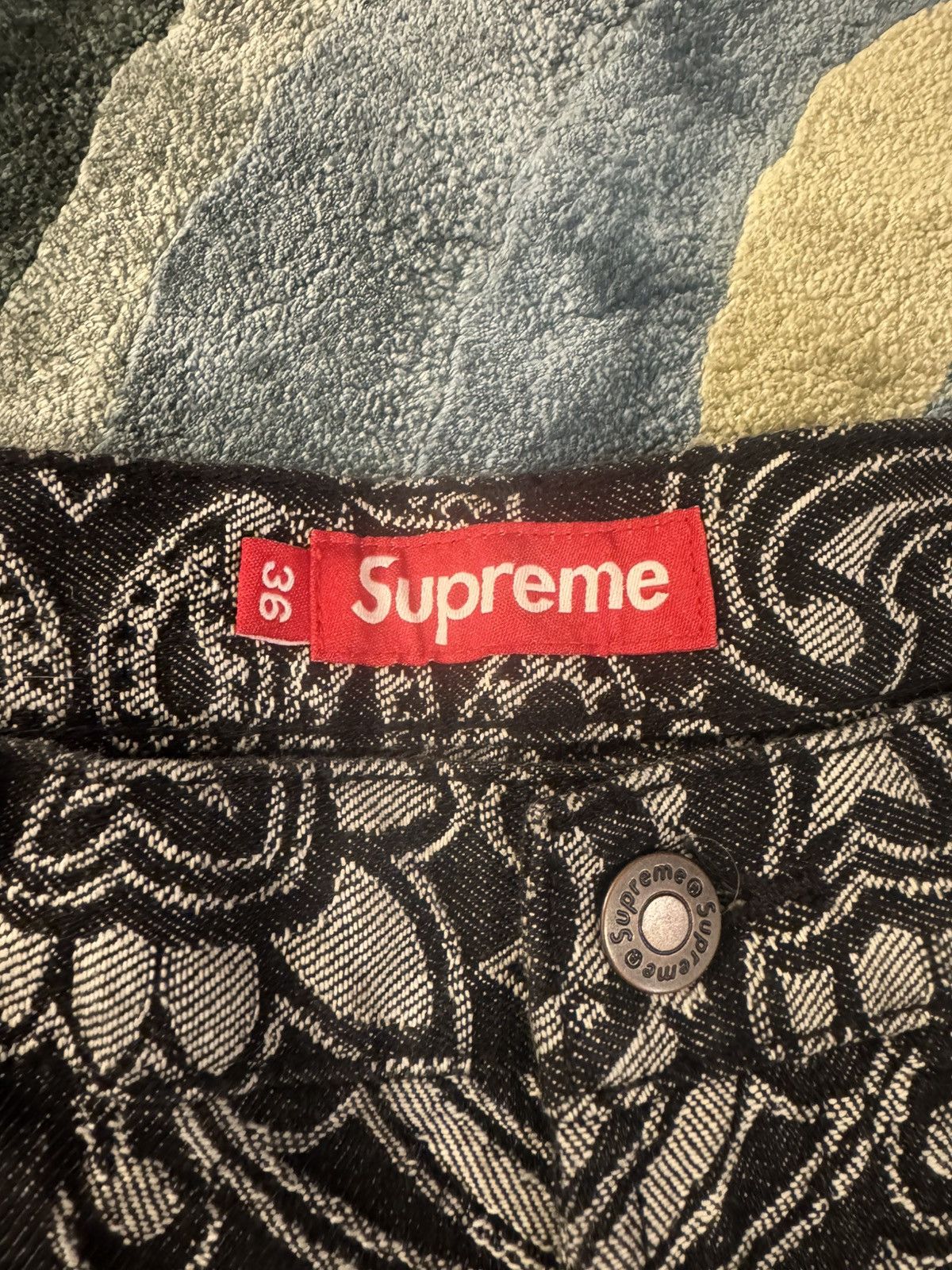 Supreme Bandana Jacquard Baggy Jeans – Black
