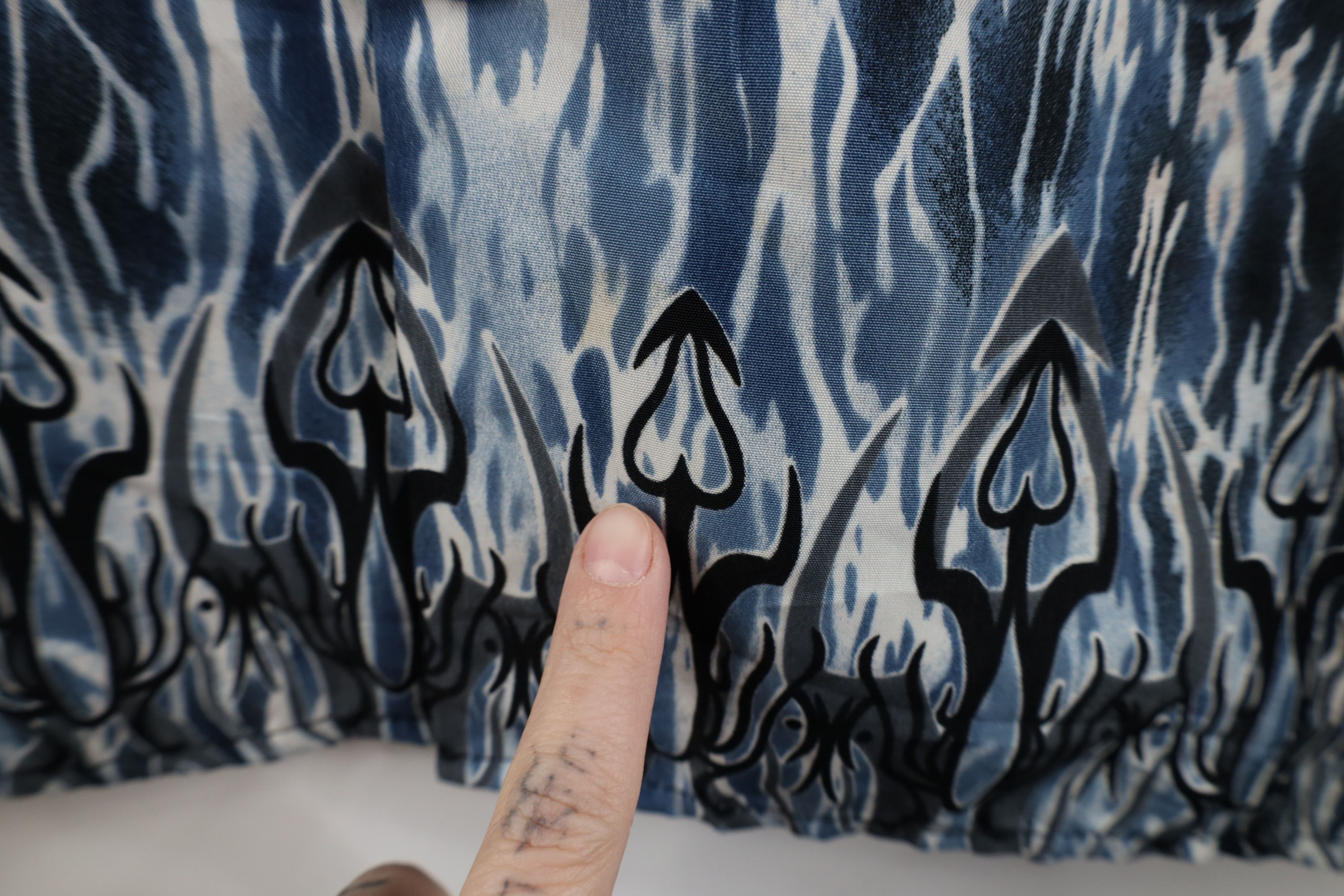 Vintage Vintage 90s Y2K Streetwear Skull Fire Flames Button Shirt Size US S / EU 44-46 / 1 - 5 Thumbnail