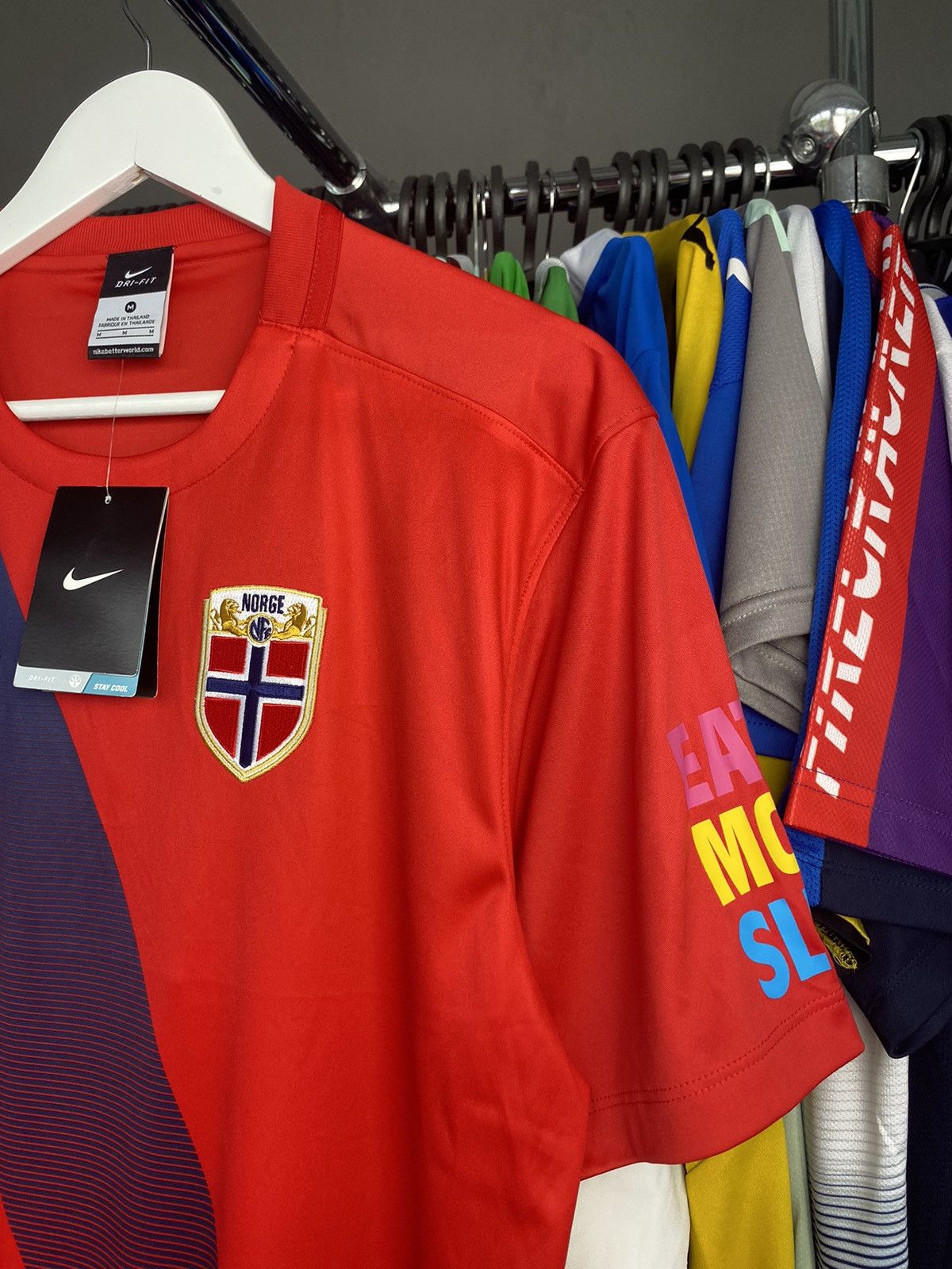 Nike 2015/16 NIKE NORWAY HOME SOCCER FOOTBALL JERSEY SHIRT Size US M / EU 48-50 / 2 - 3 Thumbnail