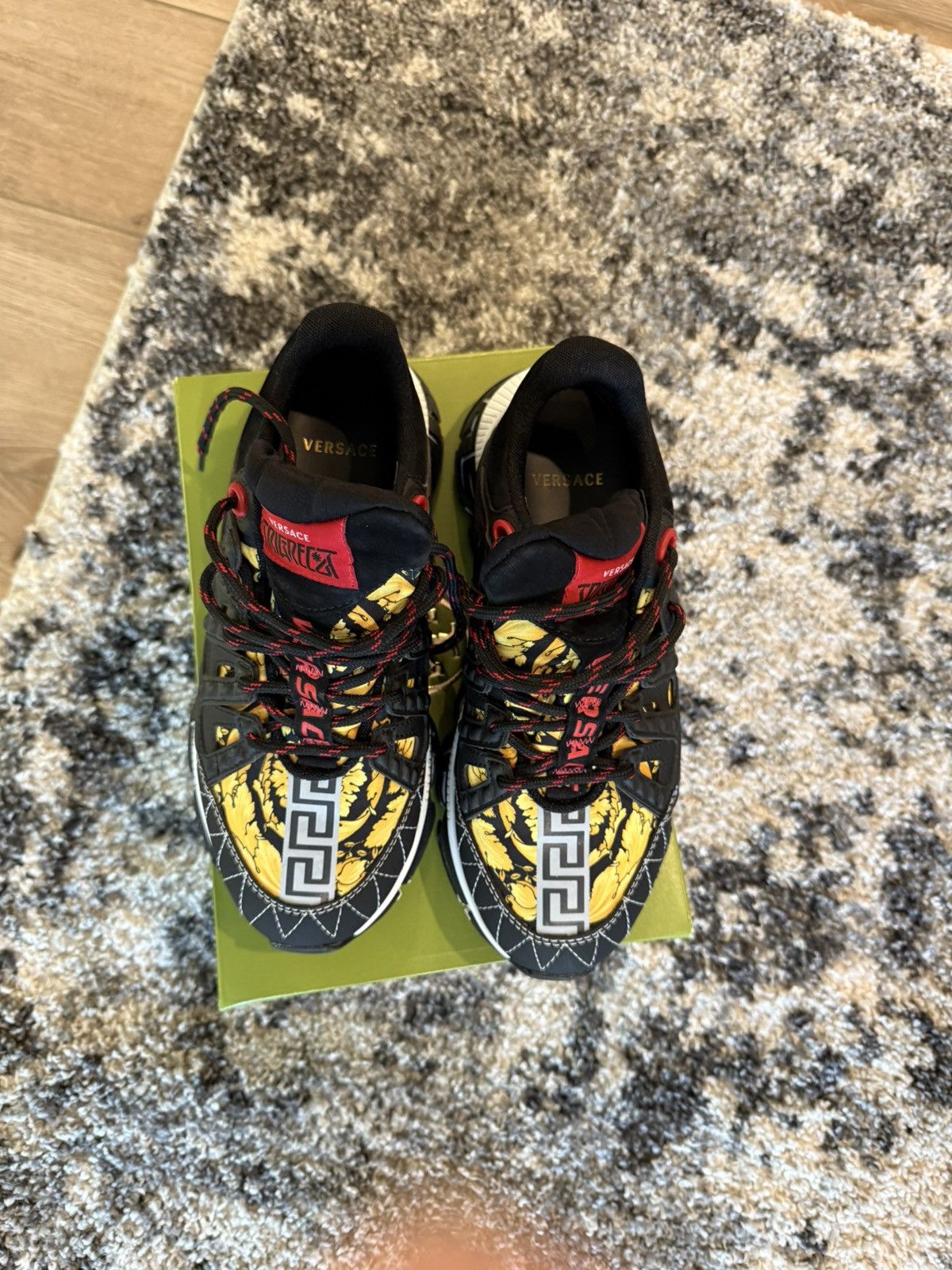 Versace Versace Trigreca Oro-Nero Sneakers – Brand New – No Box Size US 7 / IT 37 - 5 Thumbnail