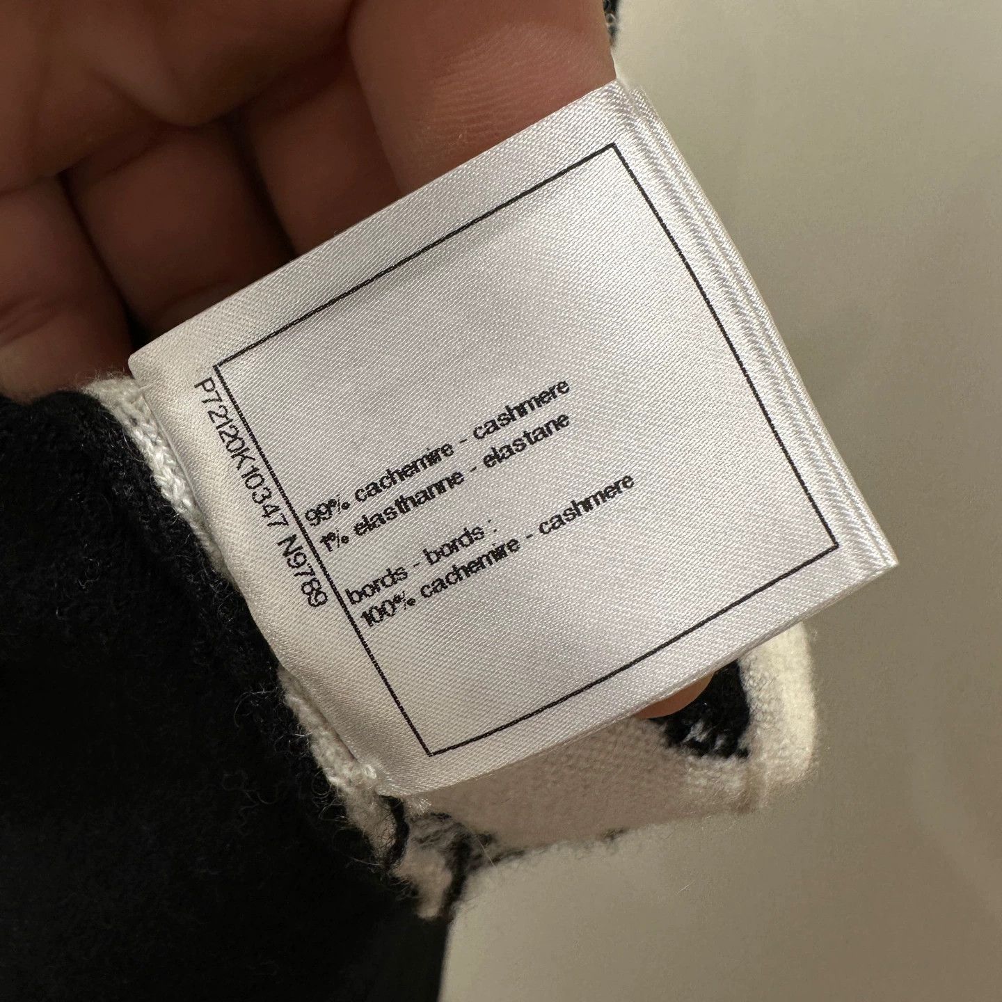 Chanel Chanel apr124 full print white dove cashmere cardigan 34 Size XS / US 0-2 / IT 36-38 - 7 Thumbnail