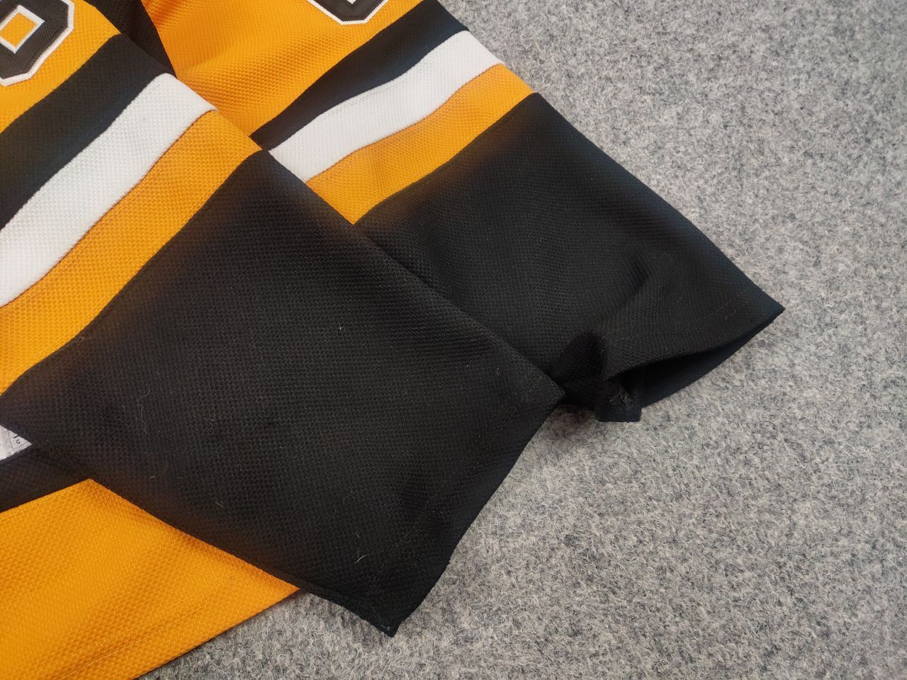 Reebok Vintage Reebok NHL CCM Penguins Crosby Stitched Hocke Jersey Size US S / EU 44-46 / 1 - 9 Thumbnail