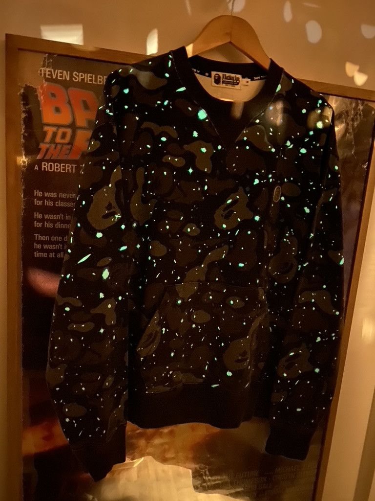 Bape SS2020 A Bathing Ape Glow In The Dark Space Camo Sweatshirt Size US M / EU 48-50 / 2 - 5 Thumbnail