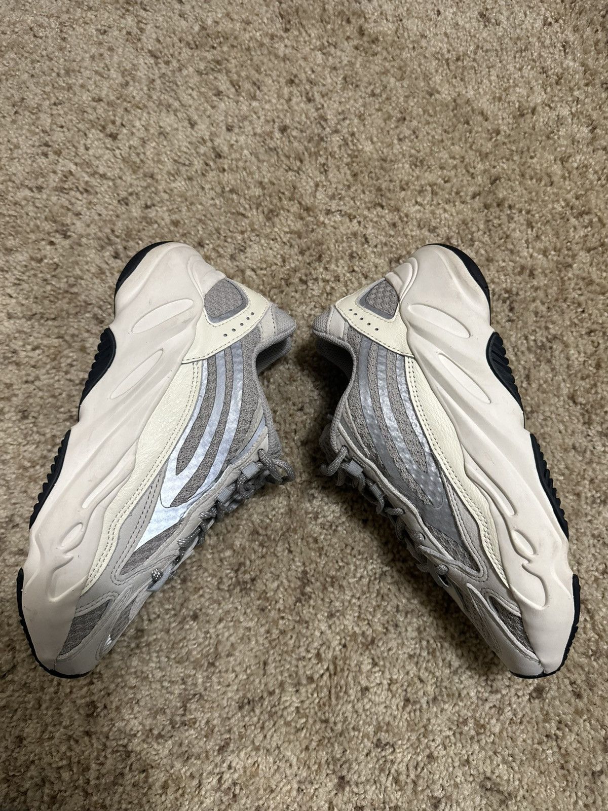 Yeezy YEEZY 700 V2 STATIC MENS 4 GENTLY USED Size US 5.5 / IT 35.5 - 6 Thumbnail