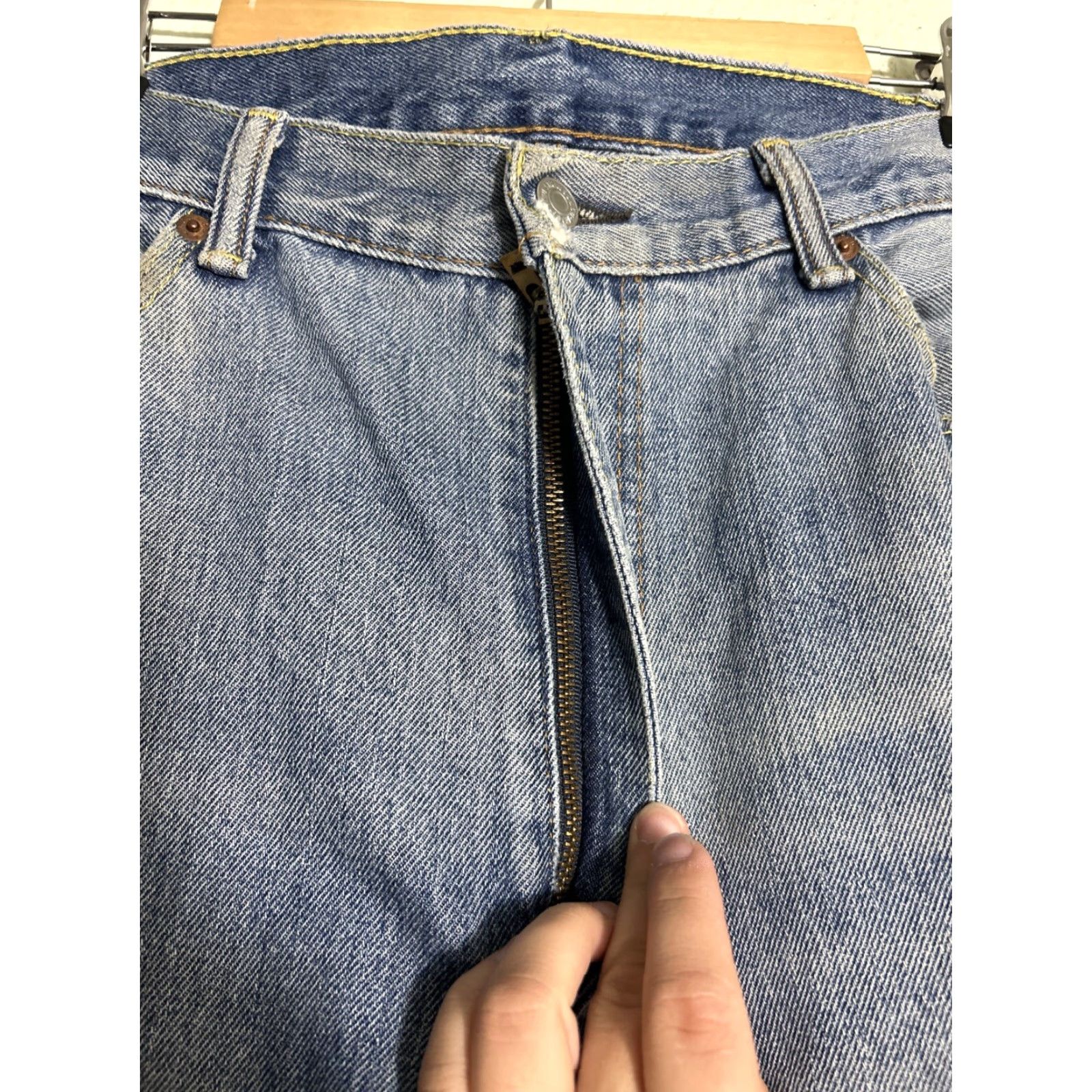 Levi's VINTAGE Levi's 505 Jeans Mens 40x26 Distressed Medium Wash Blue Straight 40 Inseam Regular Size 40 Mens Jeans Size US 40 / EU 56 - 6 Thumbnail