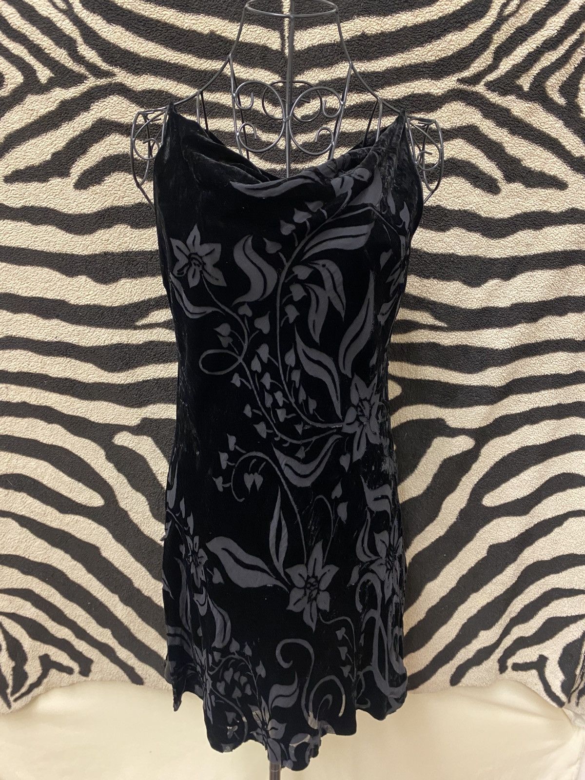 Vintage Vintage black silk cocktail dress Size S / US 4 / IT 40 - 1 Thumbnail