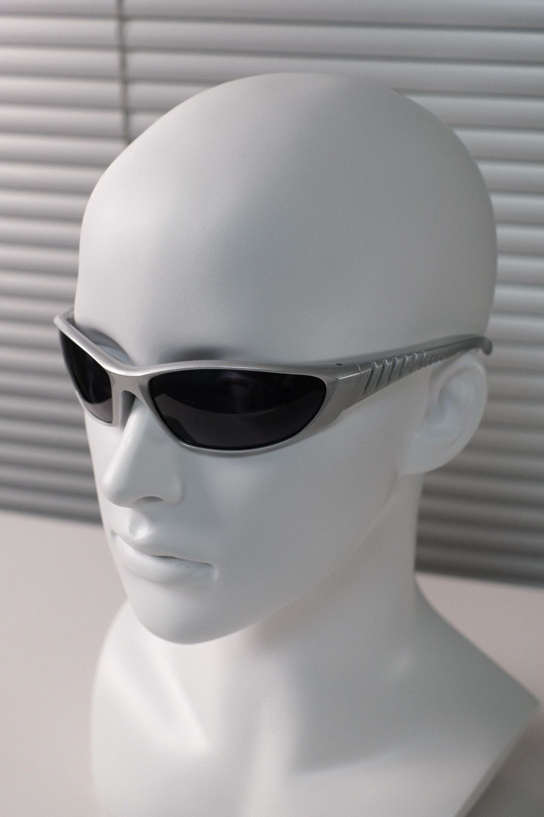 Japanese Brand Vtg Y2k Avant Garde Futuristic Sunglasses Sliver Unisex OS Size ONE SIZE - 1 Thumbnail