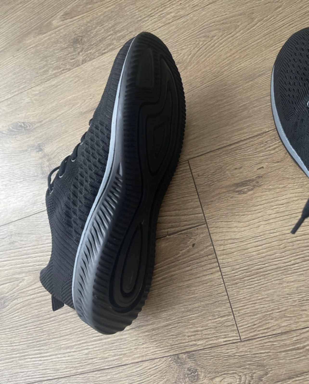 Other Casual running trainers (Unisex) Size US 9.5 / EU 42-43 - 3 Thumbnail