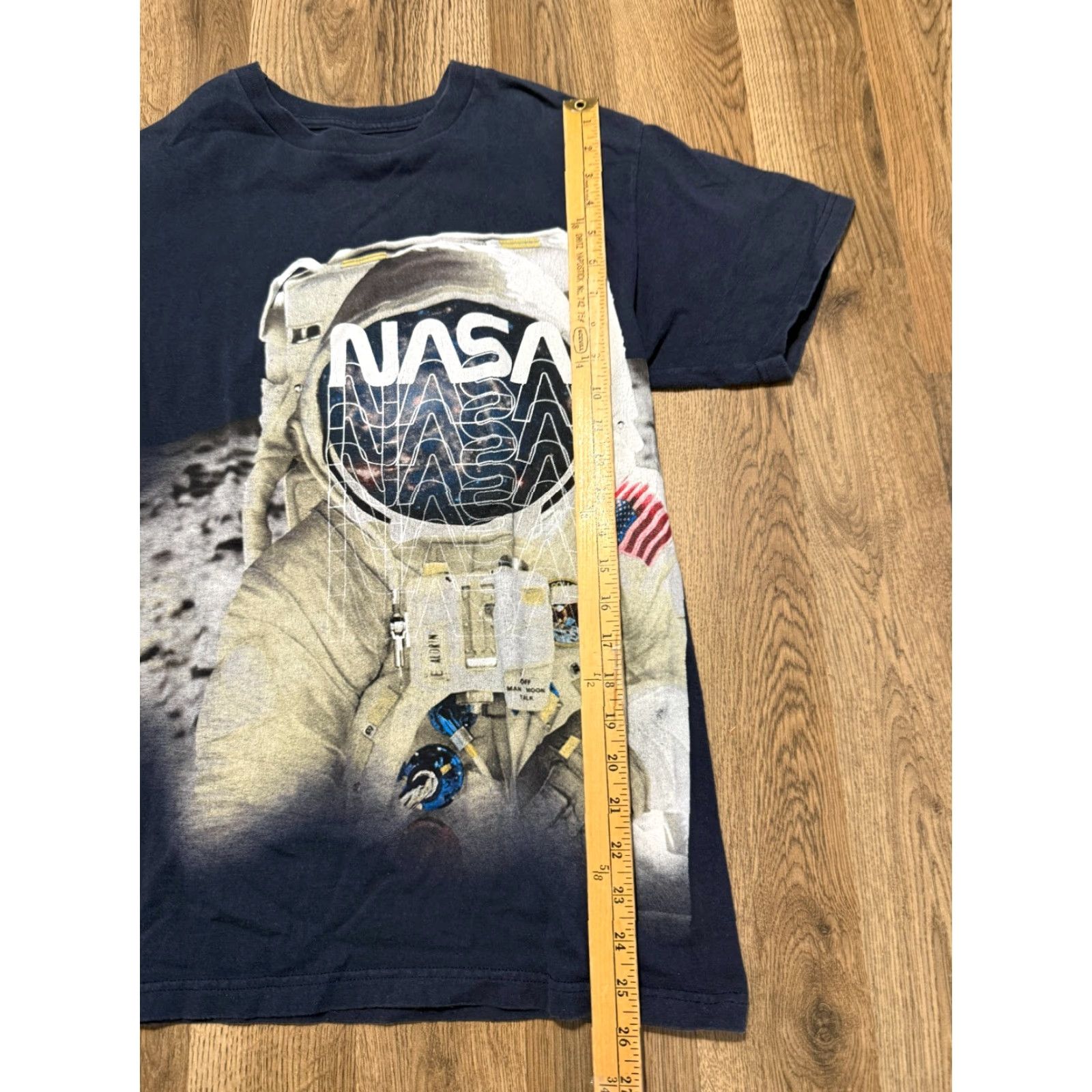 NASA We Love Fine Shirt Men’s Medium Navy Blue NASA Astronaut Graphic Print Size US M / EU 48-50 / 2 - 7 Thumbnail