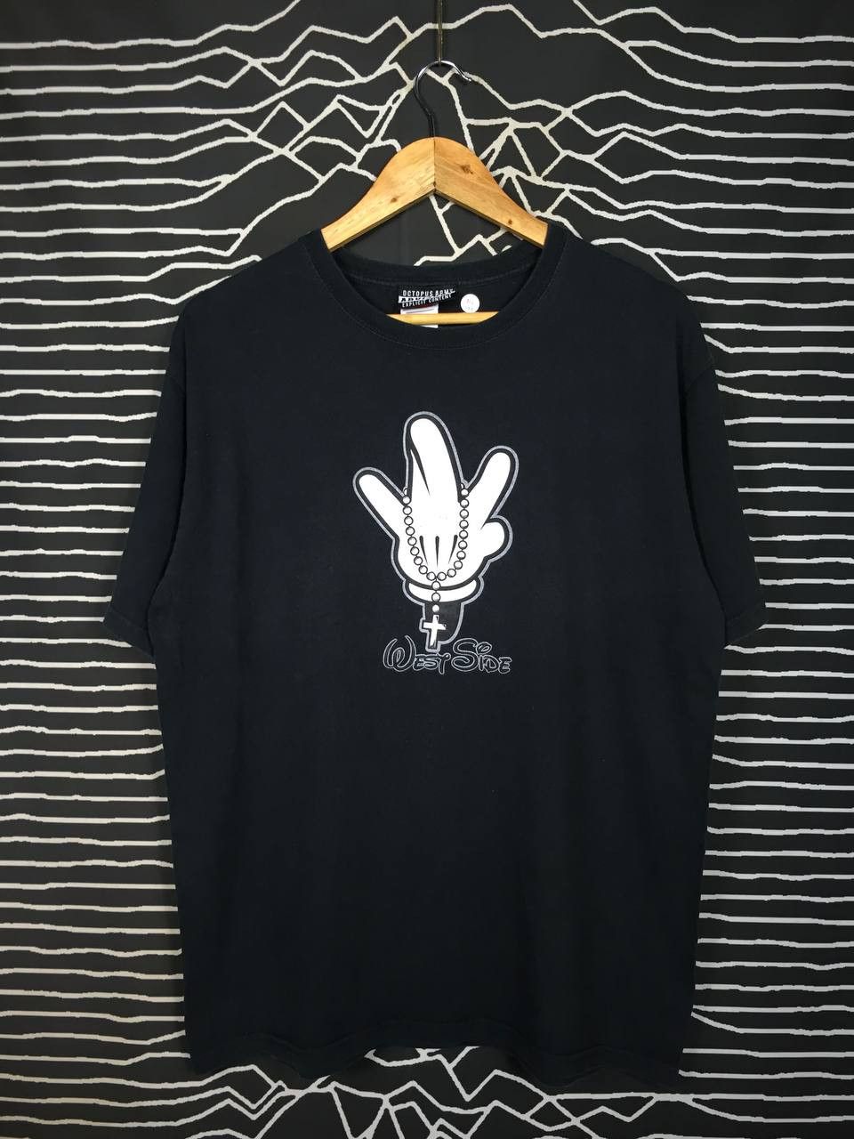 Japanese Brand Vtg Octopus Army West Side Mickey Mouse Parody Hip Hop Tee Size US L / EU 52-54 / 3 - 1 Thumbnail