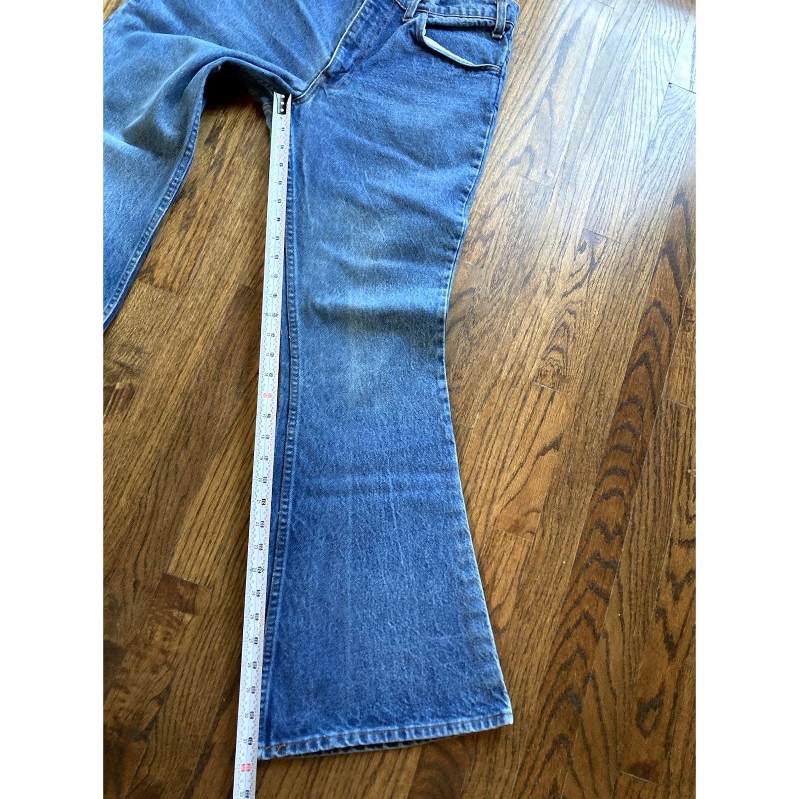 Levi's VINTAGE Levi's Jeans 684 Bell Bottom Flare Womens Size 31 31.5 Inseam Orange Tab Blue 70s 80s Hippie USA Mens/ Womens Size 24" / US 00 / IT 34 - 7 Thumbnail