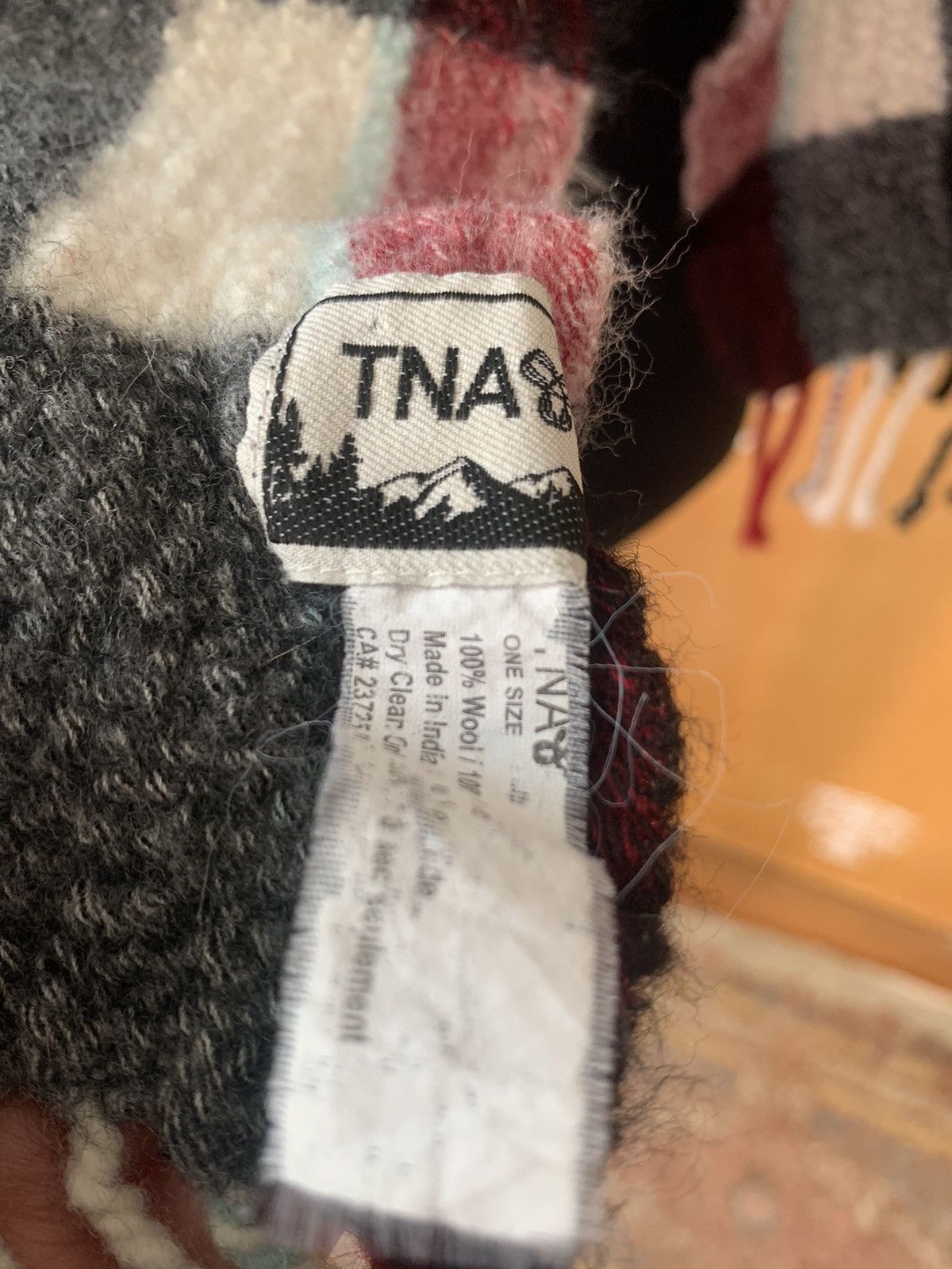 Aritzia × Designer × TNA TNA 100% Wool Scarf in Plaid Print Size ONE SIZE - 12 Thumbnail