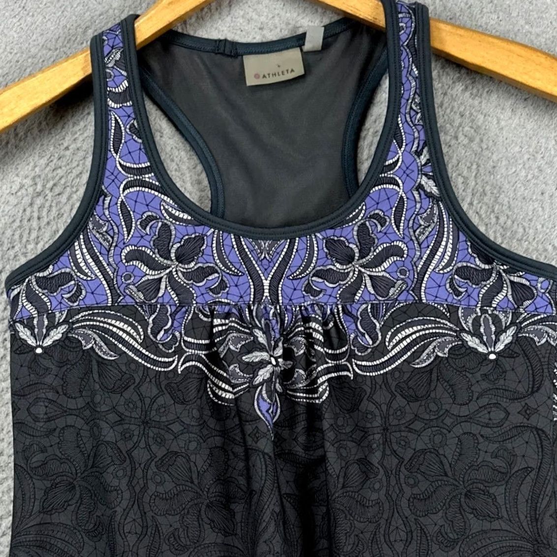 Athleta Athleta Womens Tank Top Shirt Small Black Purple Floral Workout Exercise Stretch Shirt Ladies Small Floral Pattern Ladies Womens Size S / US 4 / IT 40 - 2 Thumbnail