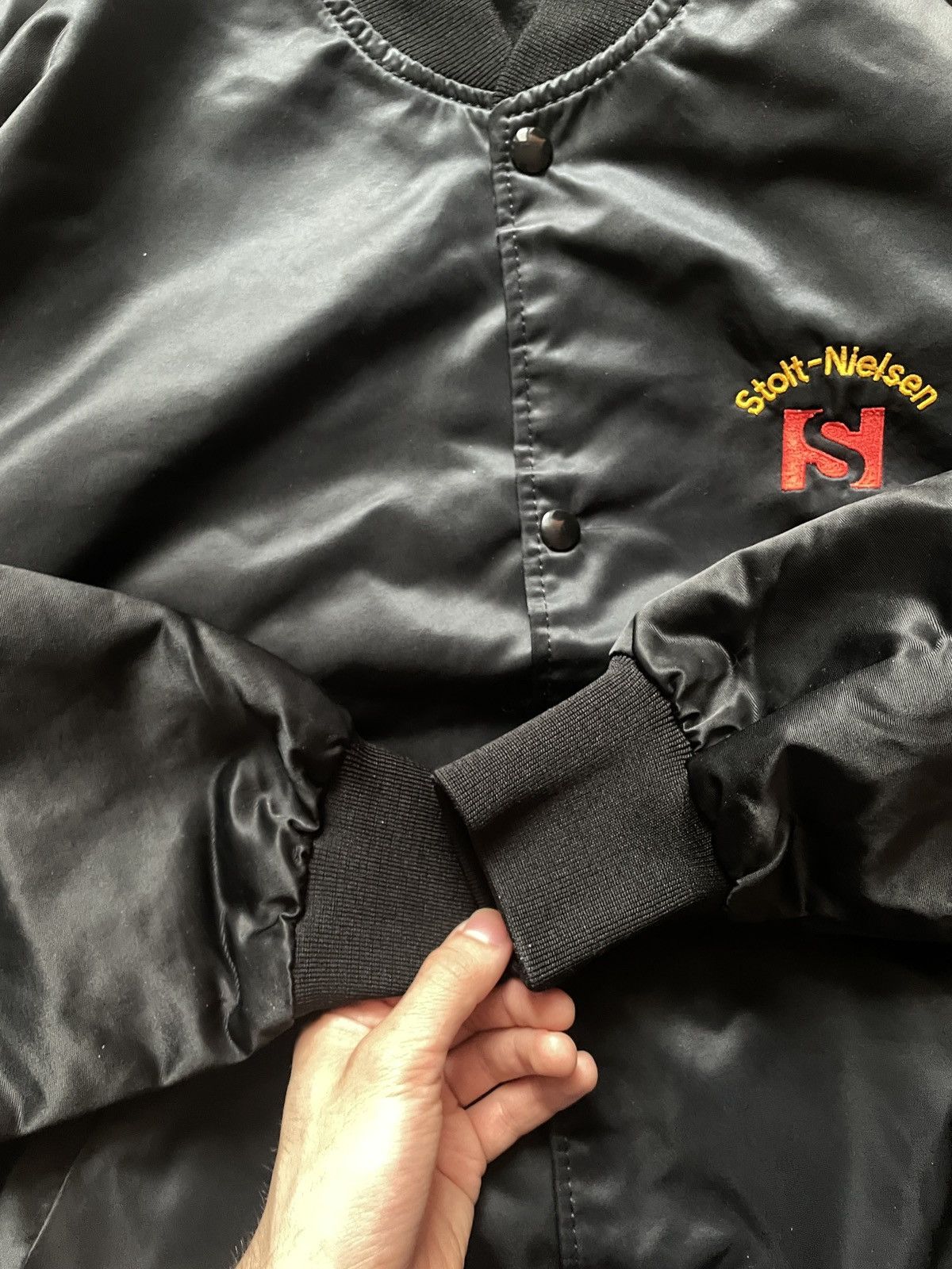 Vintage Vintage Black Bomber Jacket USA Avirex Style MA1 Size US L / EU 52-54 / 3 - 4 Thumbnail