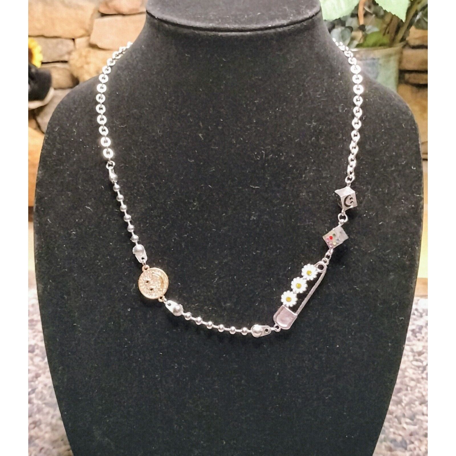 Other Girls Necklace Fashion Jewelry Silver Tone Smiley Face Pin Size ONE SIZE - 8 Thumbnail