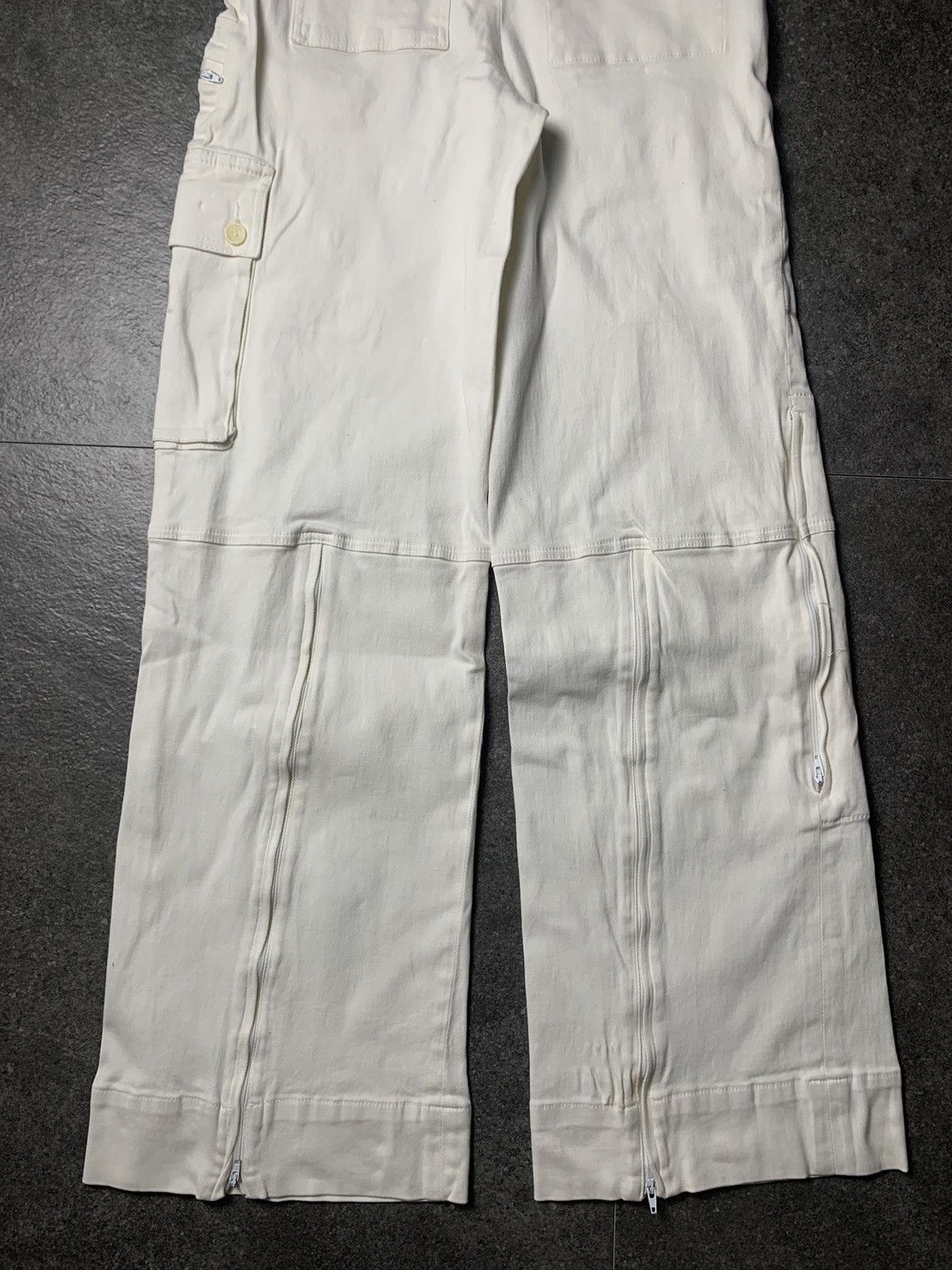 Dolce & Gabbana 2000s Dolce Gabbana Multipocket Flared Cargo Pants Size 26" / US 2 / IT 38 - 12 Thumbnail