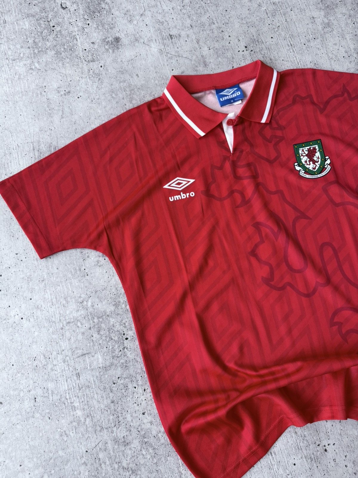 Umbro × Vintage 🩸RARE🩸Umbro Wales 1992/1994 Edwards #7 Jersey Size US M / EU 48-50 / 2 - 5 Thumbnail