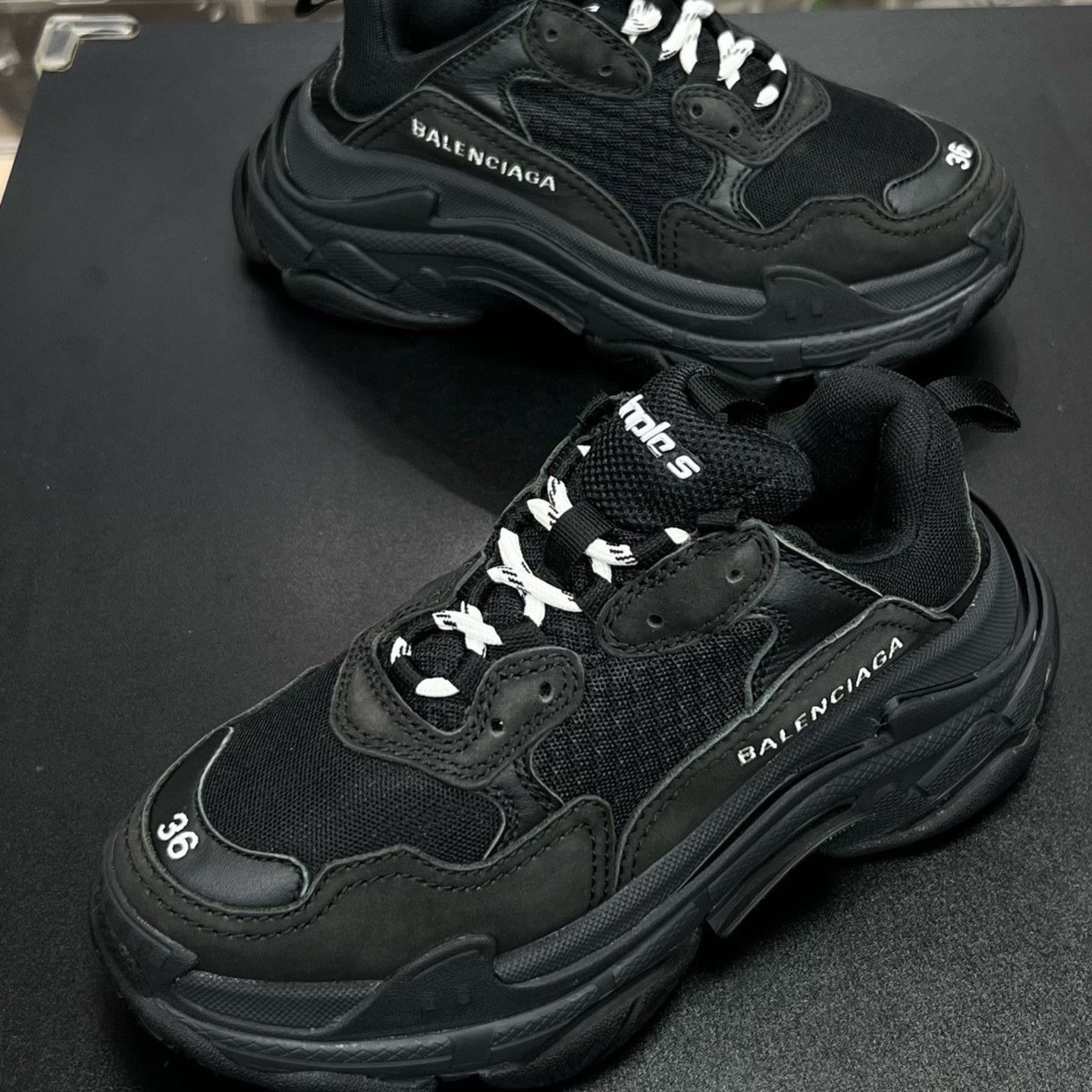Balenciaga Balenciaga Black Designer Casual Size US S / EU 44-46 / 1 - 1 Thumbnail