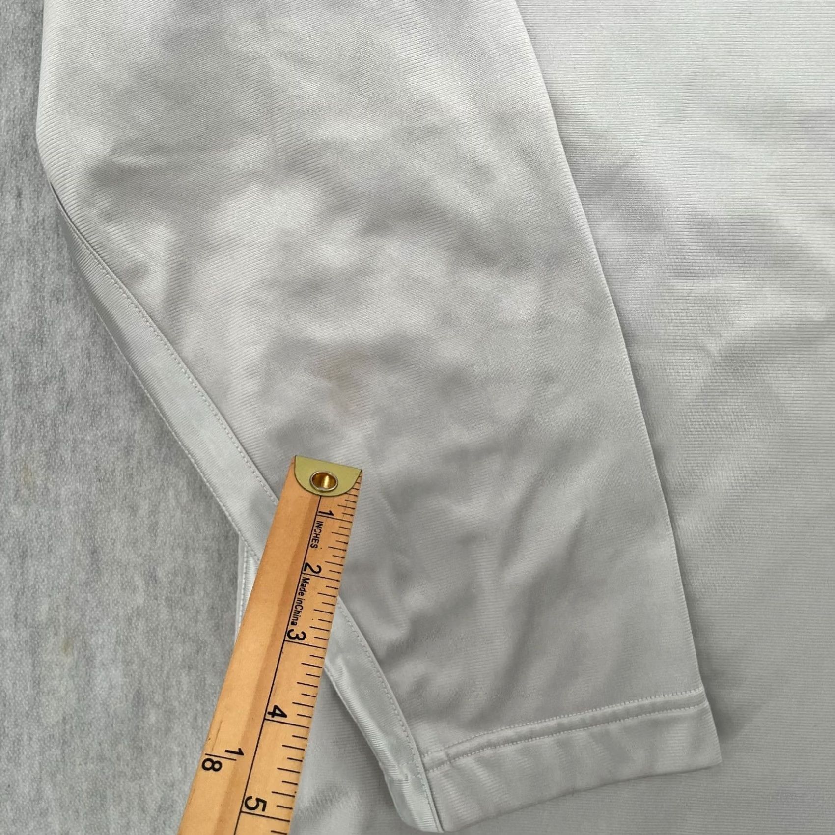 Nike VINTAGE Nike Hoodie Adult XL Chrome Silver Center Swoosh Logo Pullover Mens Y2K Size US XL / EU 56 / 4 - 6 Thumbnail