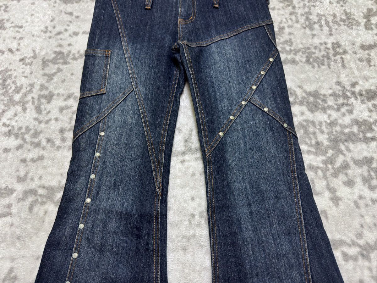 Japanese Brand Wink Wink Y2K Reconstructed Flared Denim Studded Low Rise Size 28" / US 6 / IT 42 - 6 Thumbnail