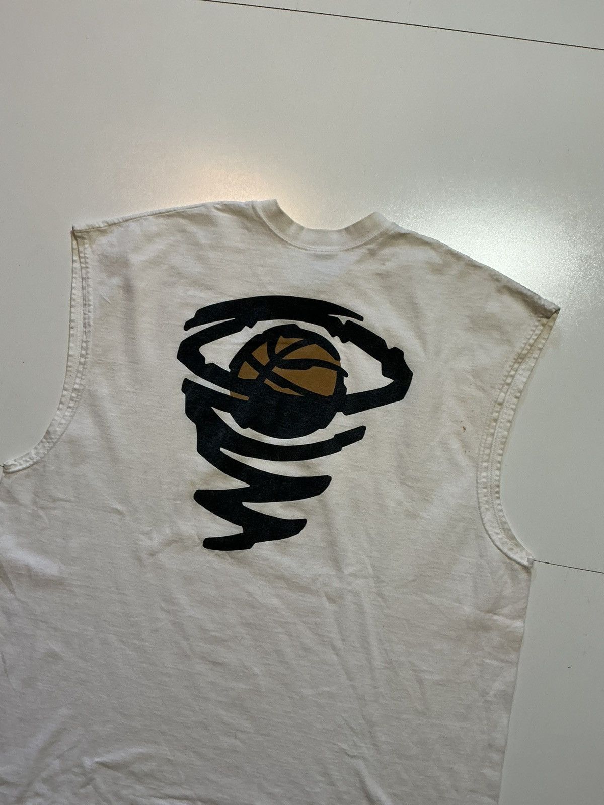 Nike VTG 90s Y2K Nike Basketball Tornado Twist Tank Top T-Shirt Size US XXL / EU 58 / 5 - 5 Thumbnail