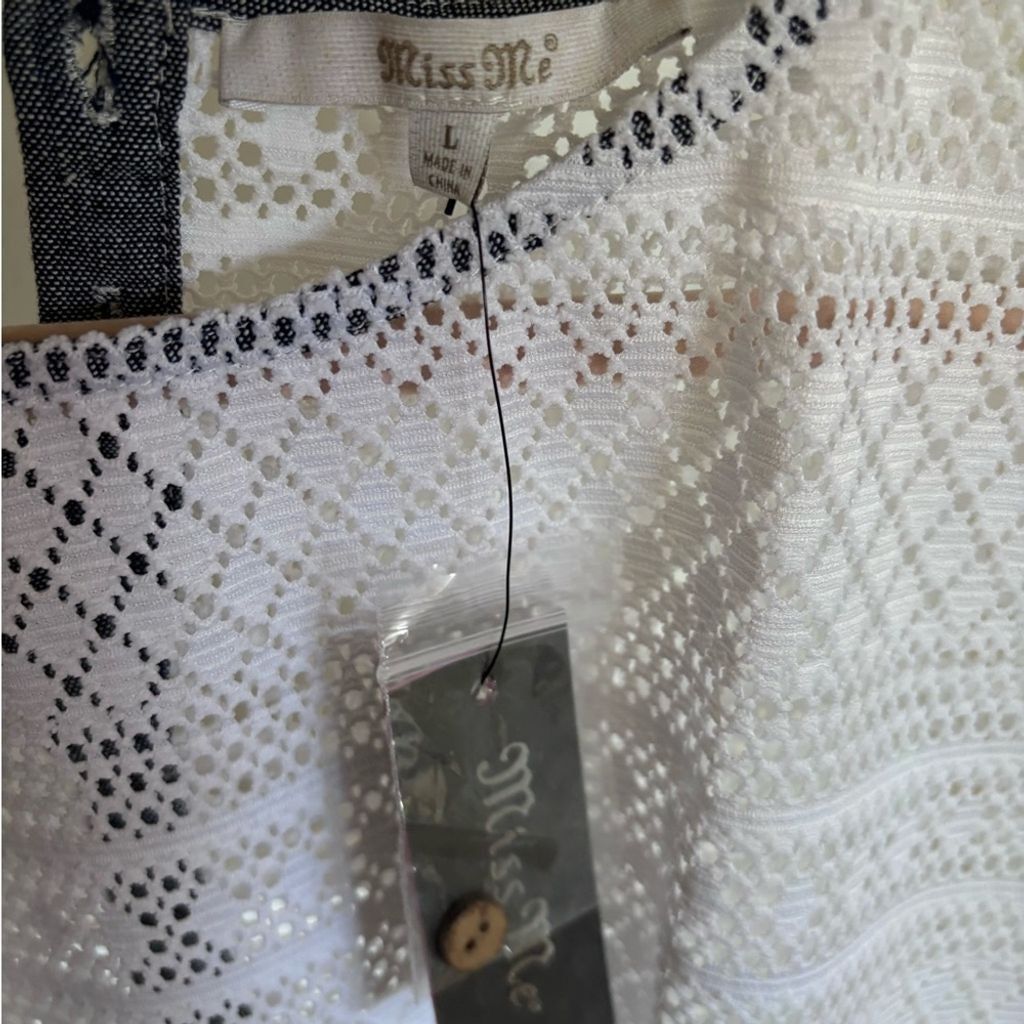 Miss Me Miss me crop top new with tags Size L / US 10 / IT 46 - 2 Thumbnail