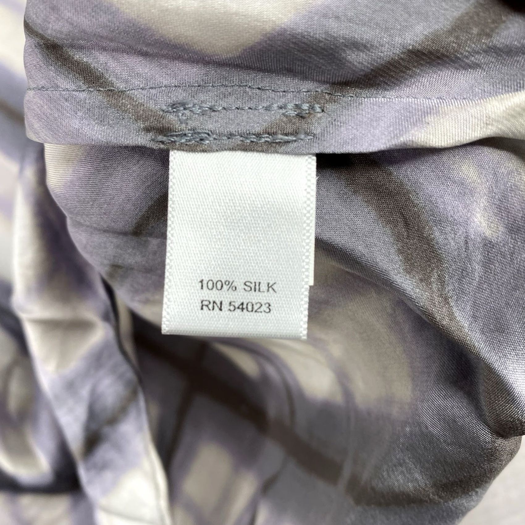 Banana Republic Banana Republic Blouse Shirt Womens XS Purple Gray Cream Plaid Silk Puff Sleeve Pleats Size XS / US 0-2 / IT 36-38 - 5 Thumbnail