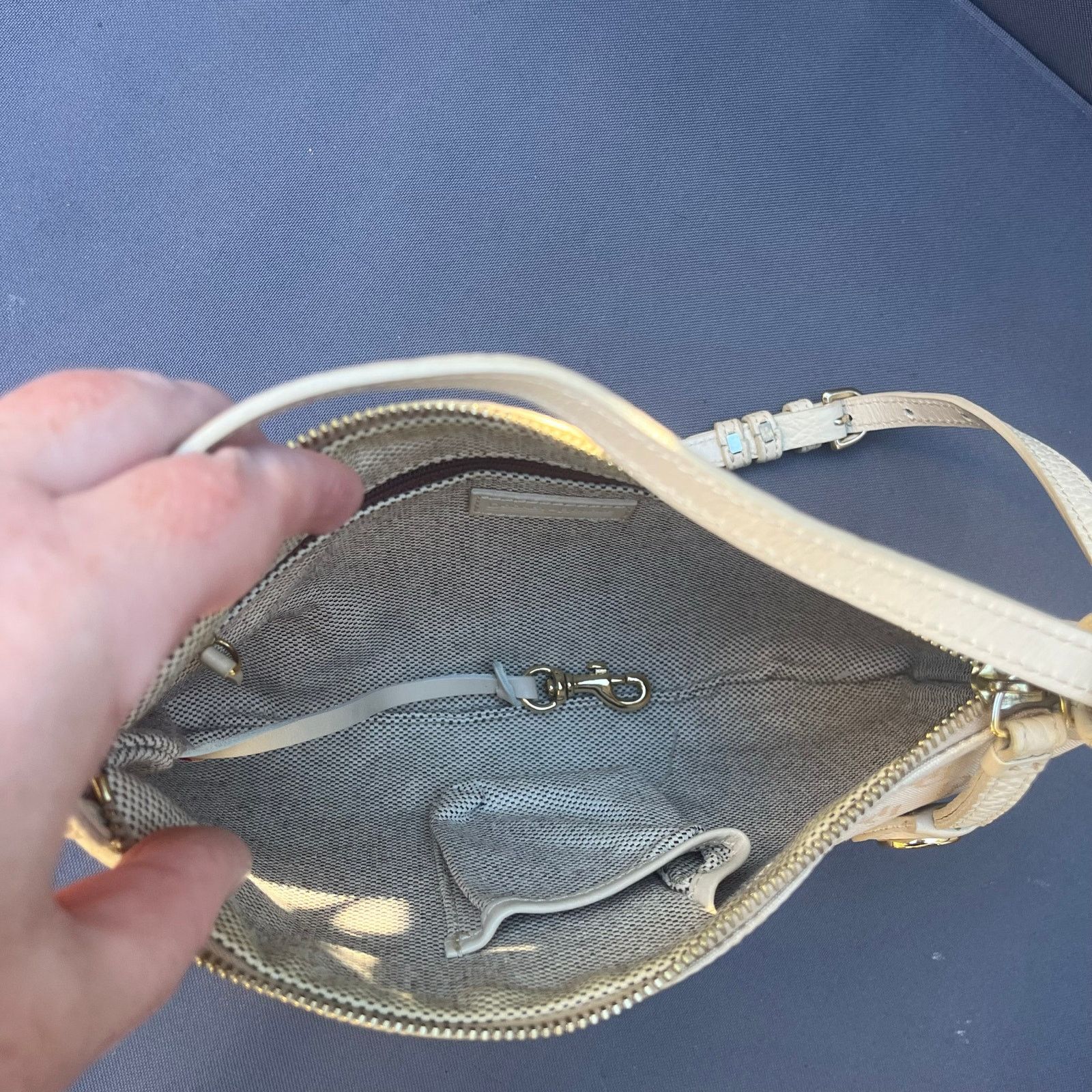 Dooney & Bourke DOONEY & BOURKE Beige Shoulder Bag with Logo Hangtag Size ONE SIZE - 6 Thumbnail