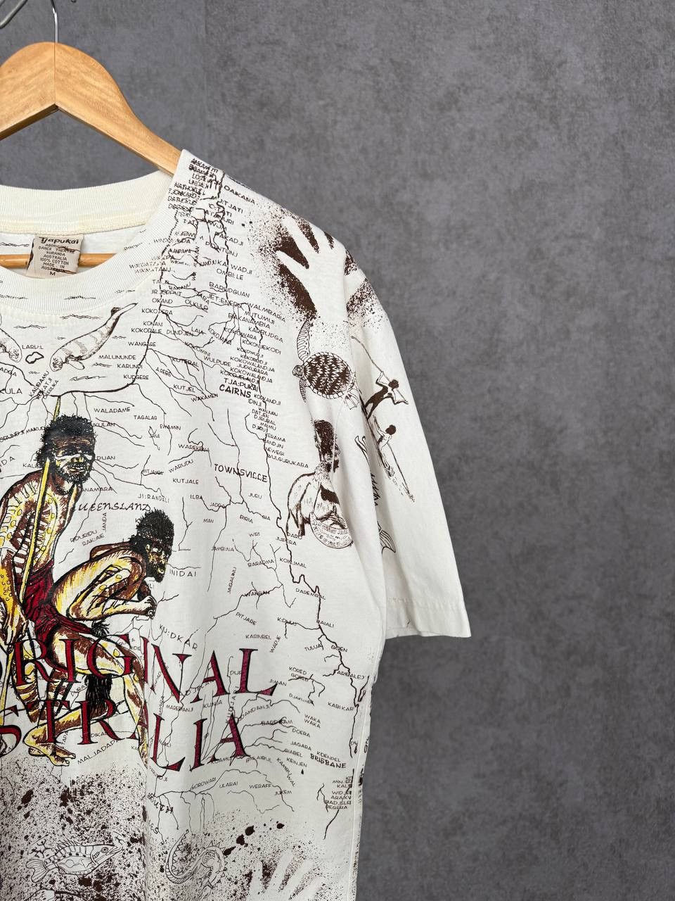 Vintage Aboriginal Australia vintage art overprinted tee Size US M / EU 48-50 / 2 - 2 Thumbnail