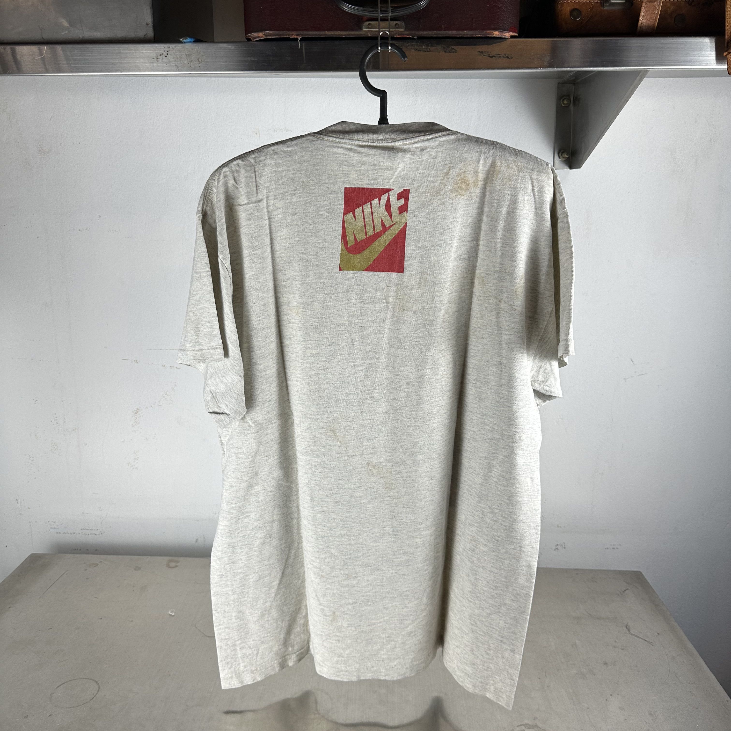 Vintage Vintage Nike 90s Charles Barkley Basketball Graphic T-Shirt Size US XL / EU 56 / 4 - 3 Thumbnail