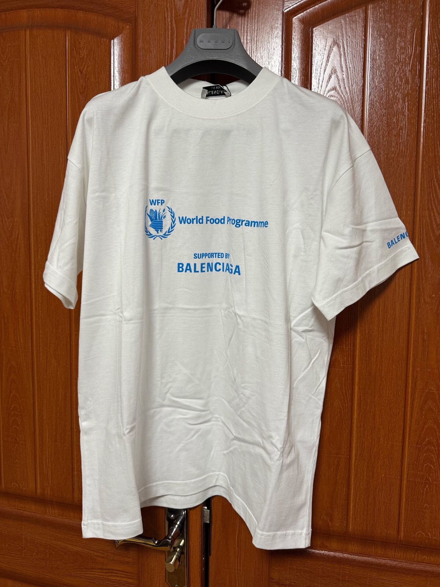 Balenciaga balenciaga x wfp logo t-shirt white Size US XL / EU 56 / 4 - 1 Thumbnail