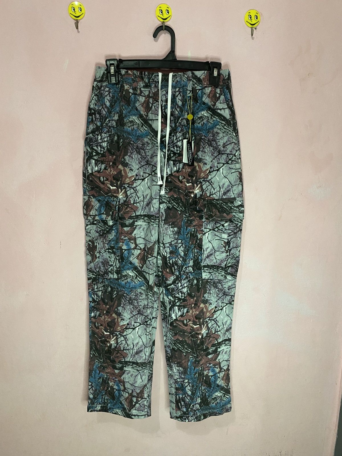 Realtree Cheers realtree camo cargo teps Size US 30 / EU 46 - 1 Thumbnail