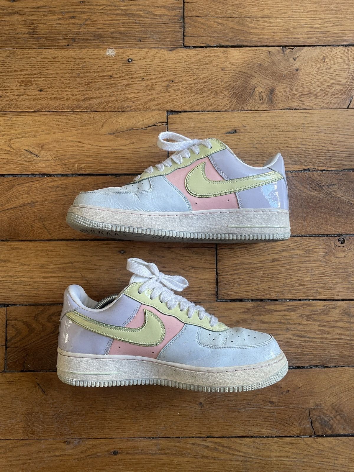Nike Air Force 1 Easter 2017 Patent Leather Size US 9 / EU 42 - 4 Thumbnail