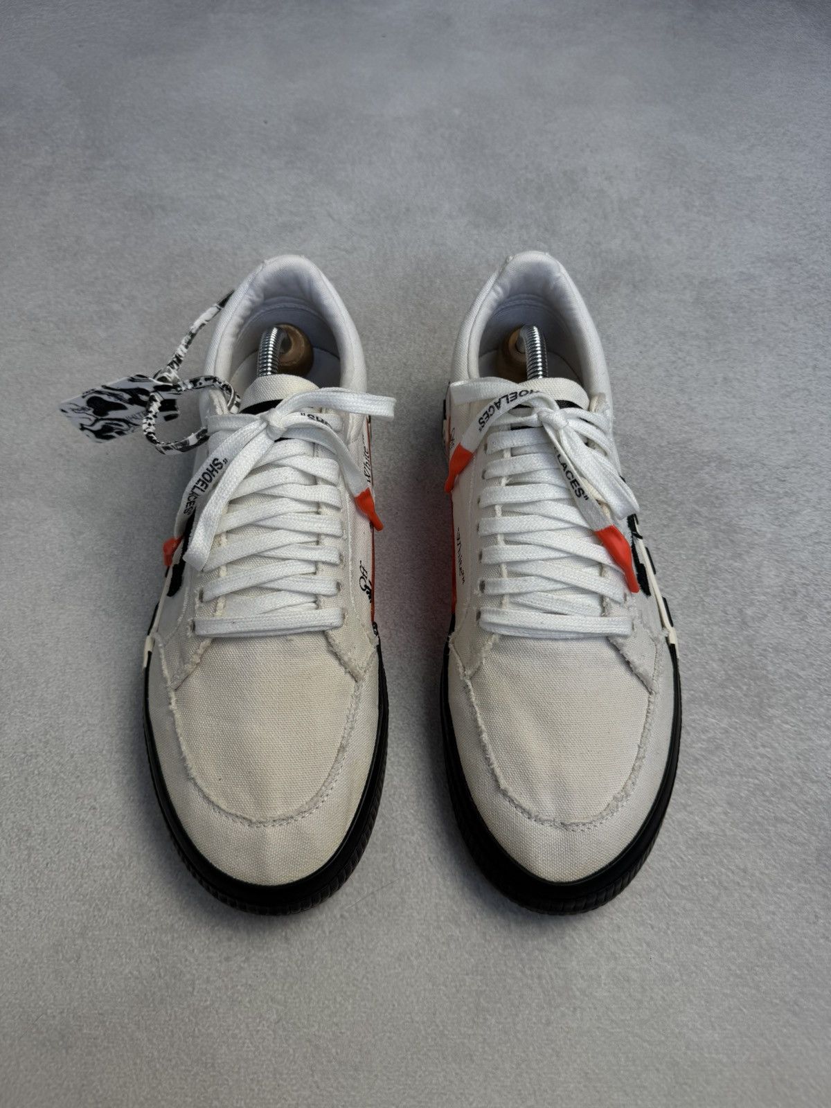 Off-White Off-White Low Vulcanized Canvas Sneakers size43 Size US 9.5 / EU 42-43 - 2 Thumbnail