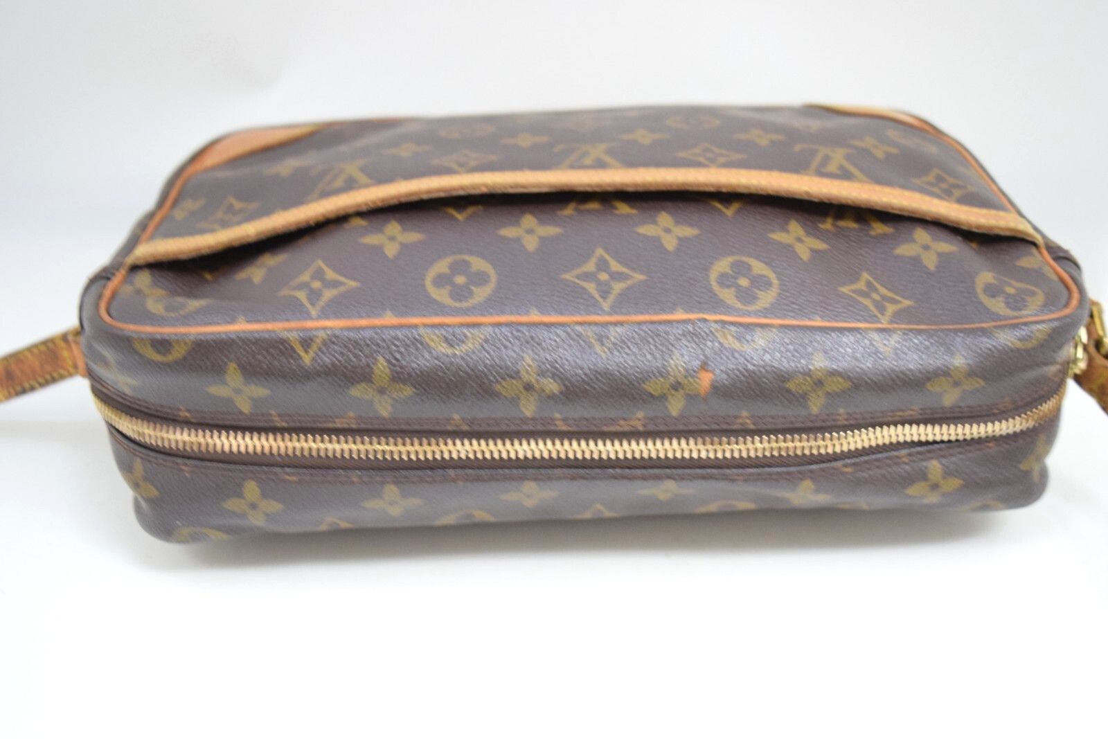 Louis Vuitton LV Trocadero 27 Crossbody Bag Monogram Canvas M51274 Size ONE SIZE - 3 Thumbnail