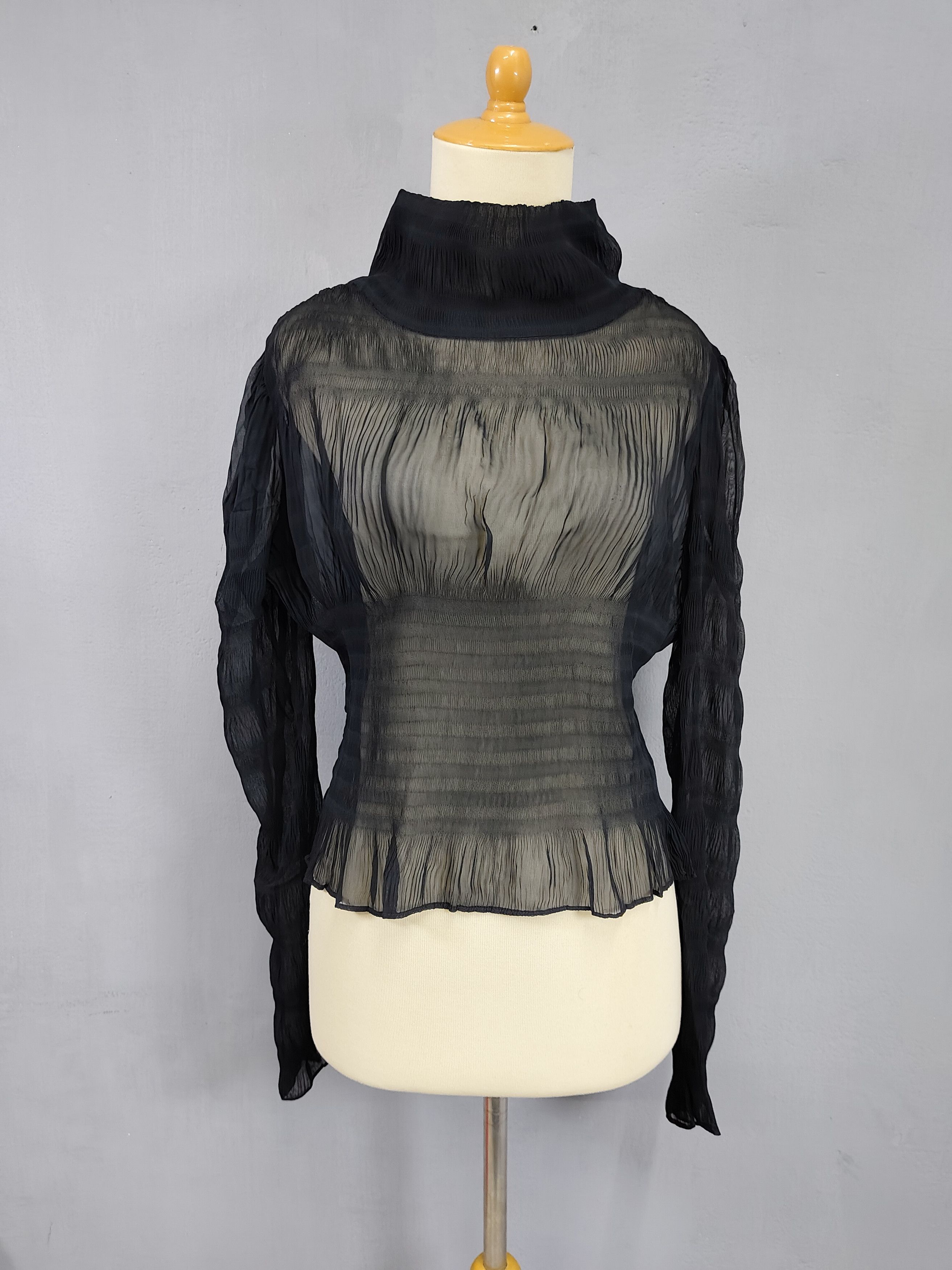 Seditionaries 2000s Miki Mialy🇫🇷 Gothic Minimalist Sheer Pleated Blouse Size M / US 6-8 / IT 42-44 - 2 Thumbnail