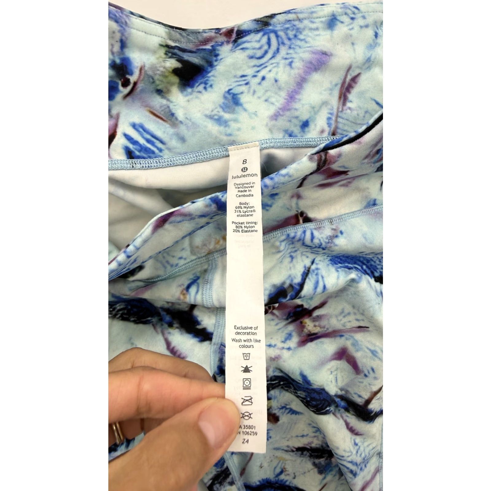 Lululemon Lululemon Leggings Womens 8 Blue Purple Abstract Side Pockets High Rise Yoga Size 30" / US 8 / IT 44 - 3 Thumbnail
