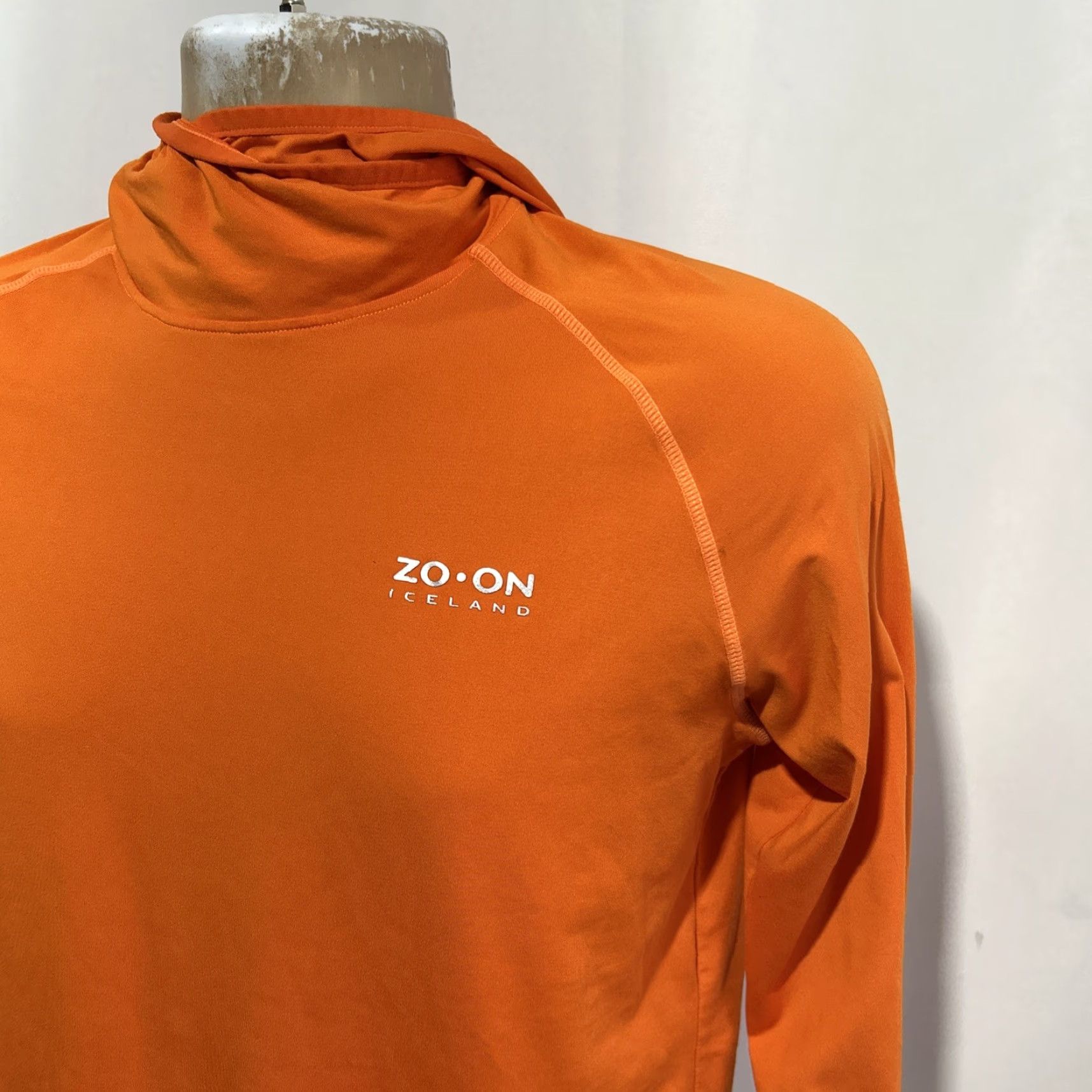 Vintage ZO•ON Iceland Mens Small Orange Hoodie T-Shirt Lightweight Unisex Adults S Long Sleeve 176 Size US S / EU 44-46 / 1 - 2 Thumbnail