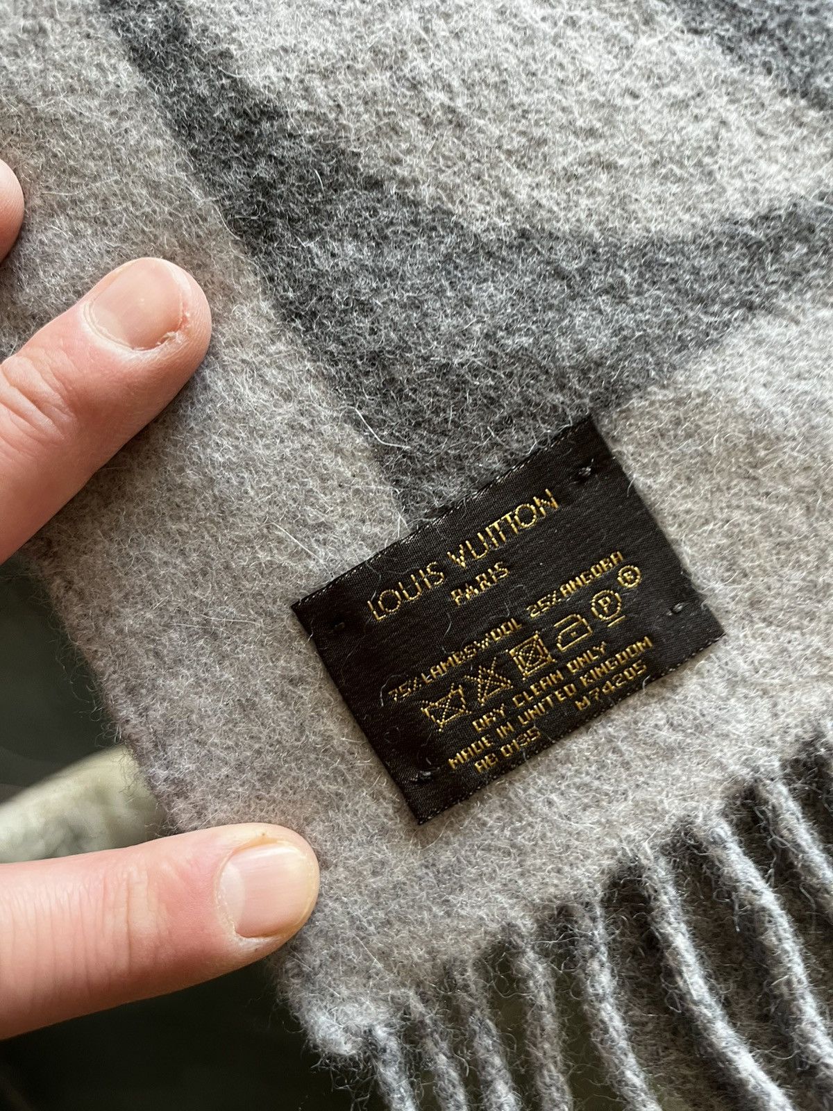 Louis Vuitton Louis Vuitton Sick Scarf Size ONE SIZE - 2 Thumbnail