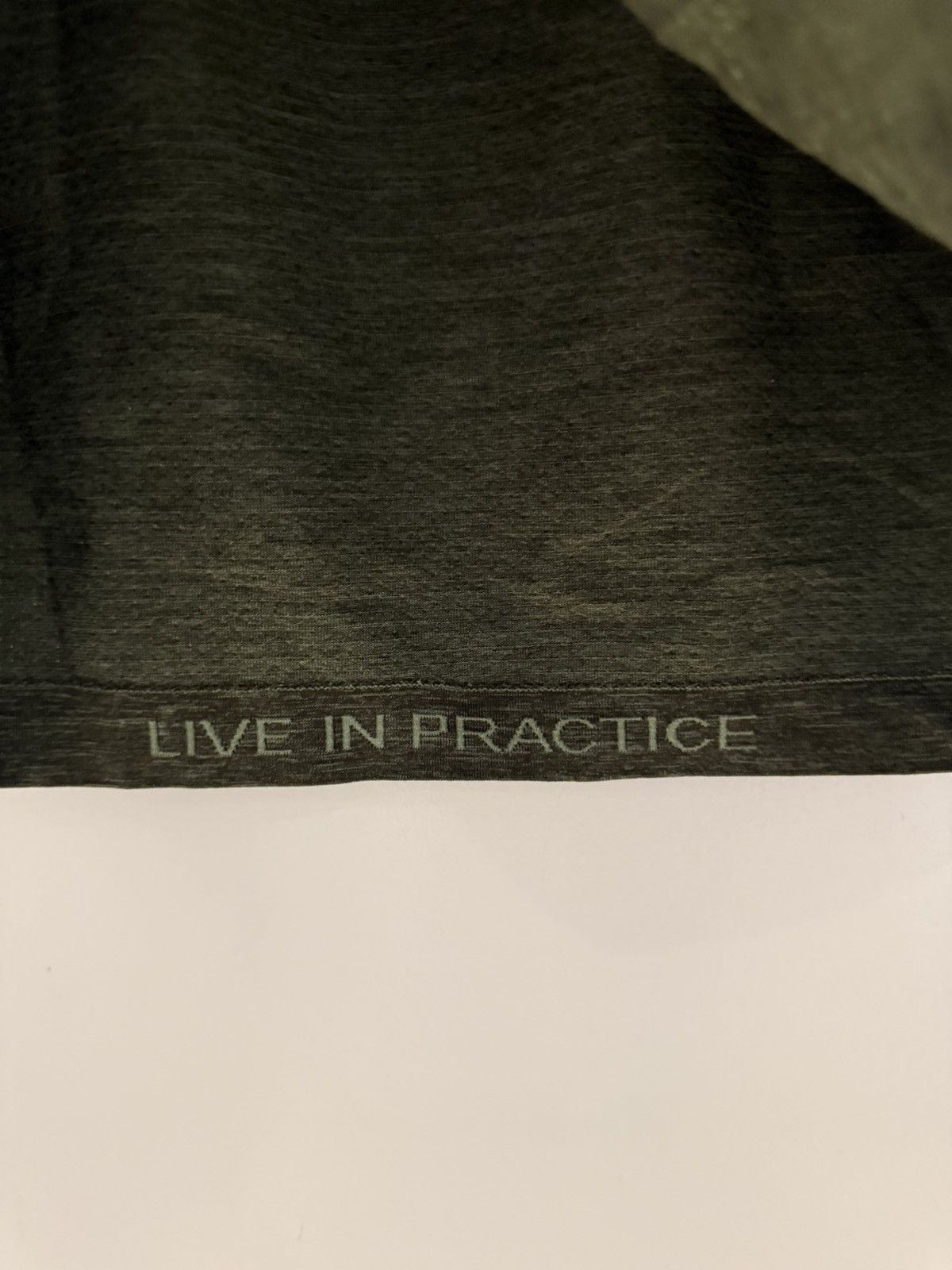 Lululemon Lululemon Long Sleeve Athletic Shirt Size US S / EU 44-46 / 1 - 3 Thumbnail