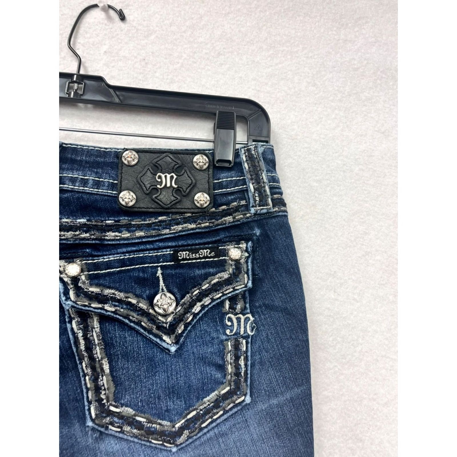 Miss Me Miss Me Womens Denim Distressed Cut-Off Shorts Size 27 Dark Blue Cotton-Polyester Denim Cut-Off Jeans Casual Summer Womens 27 Size 27" / US 4 / IT 40 - 7 Thumbnail