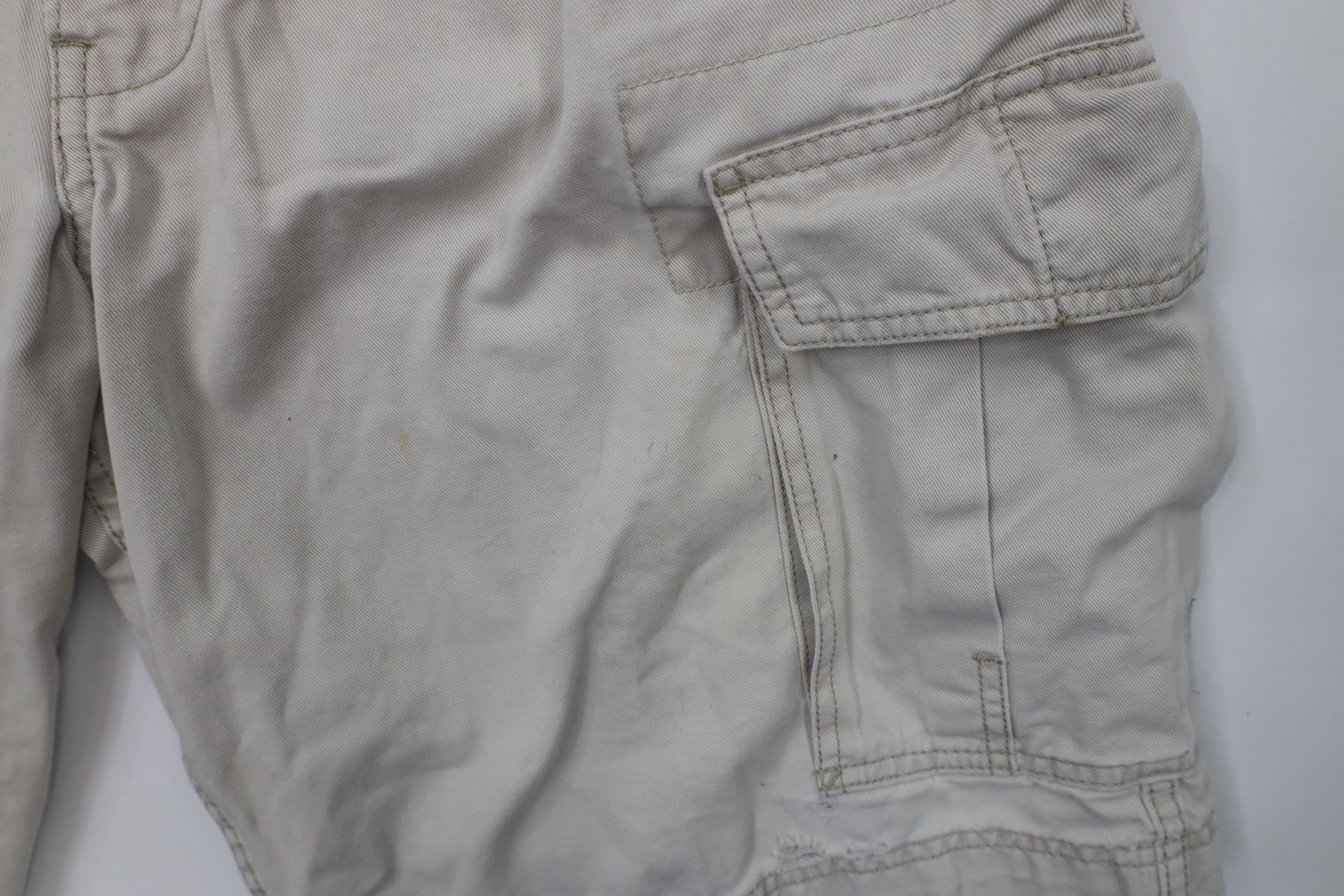 Levi's × Vintage Vintage Y2K Levis 2003 Baggy Cargo Shorts Beige Cotton Size US 34 / EU 50 - 7 Thumbnail